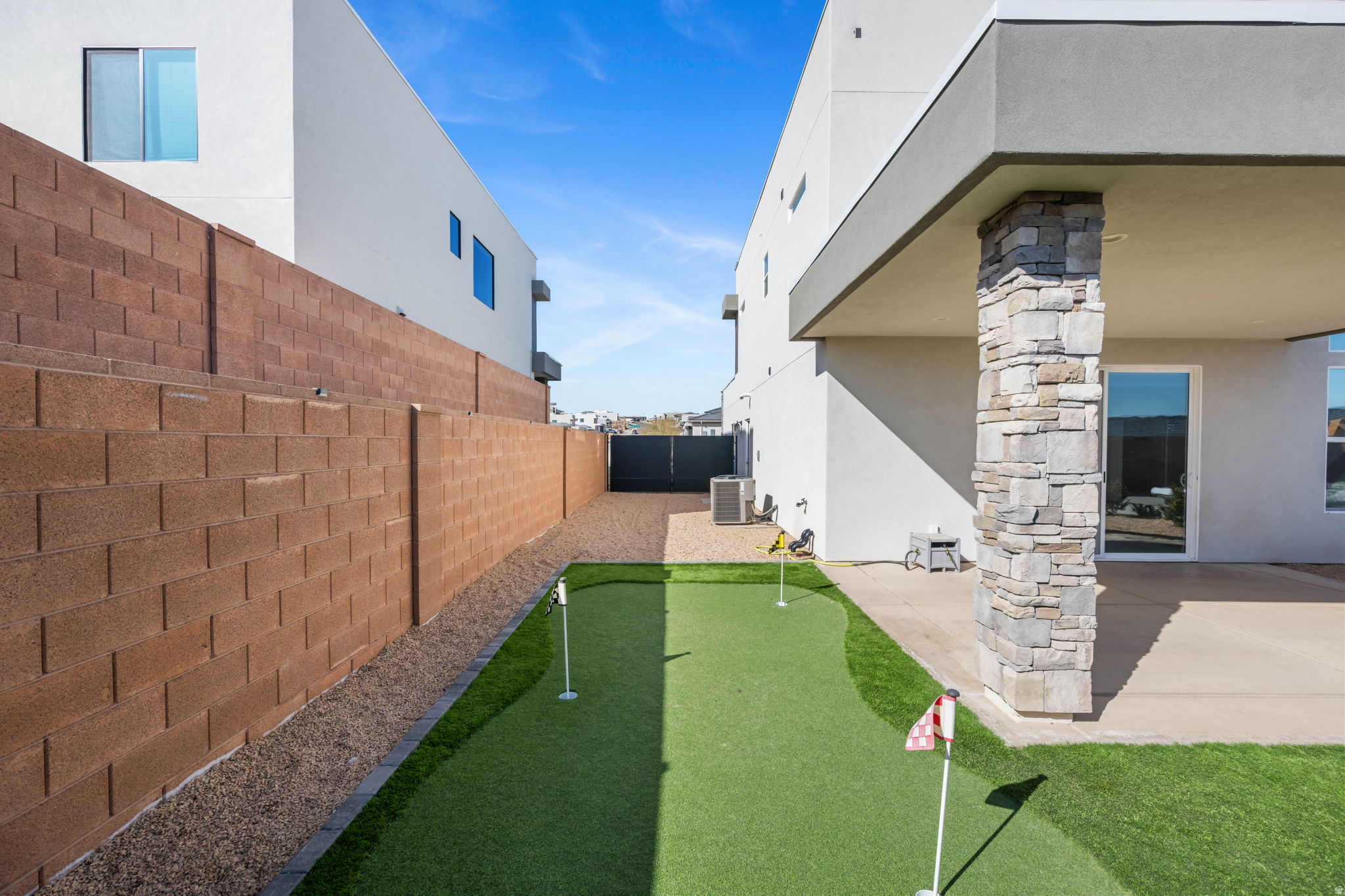 SALARNO HILLS AT DIVARIO - Residential