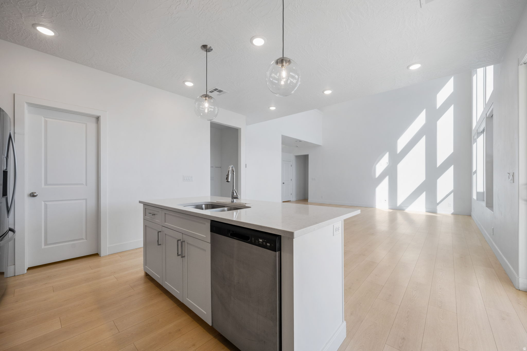 SALARNO HILLS AT DIVARIO - Residential