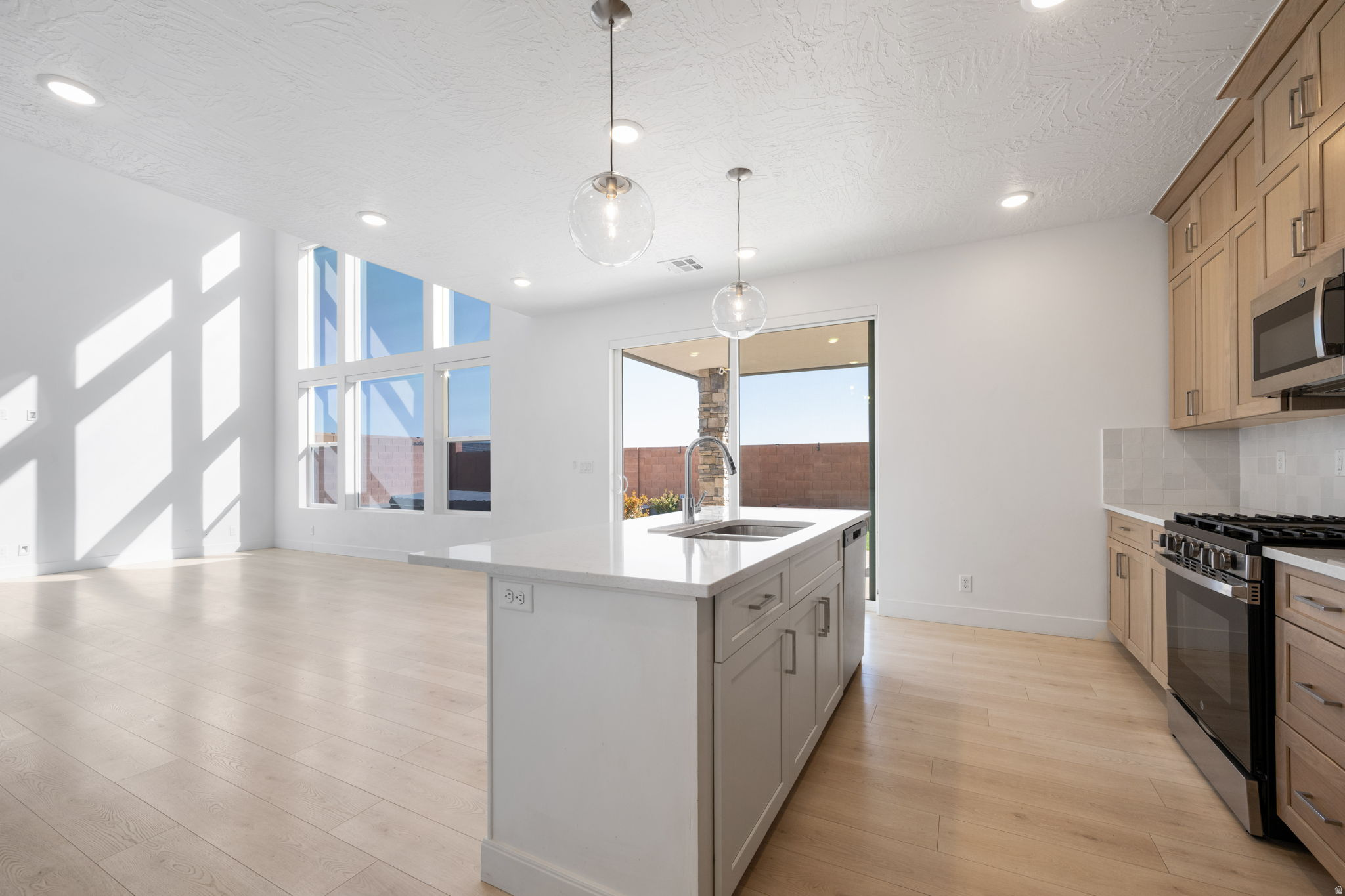 SALARNO HILLS AT DIVARIO - Residential