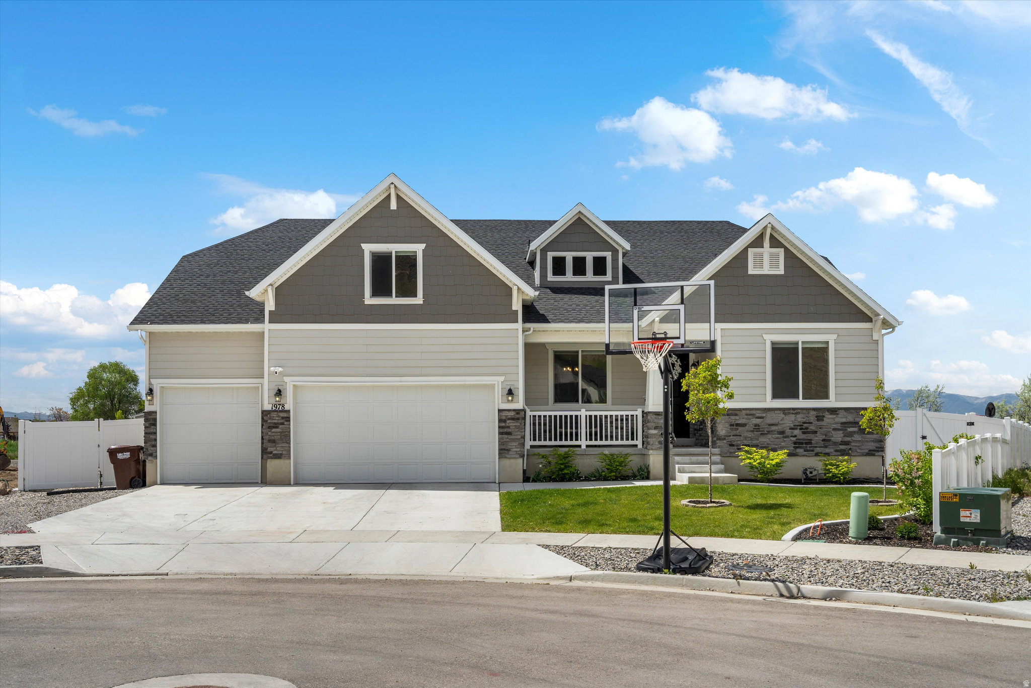 SADDLEBACK - Residential