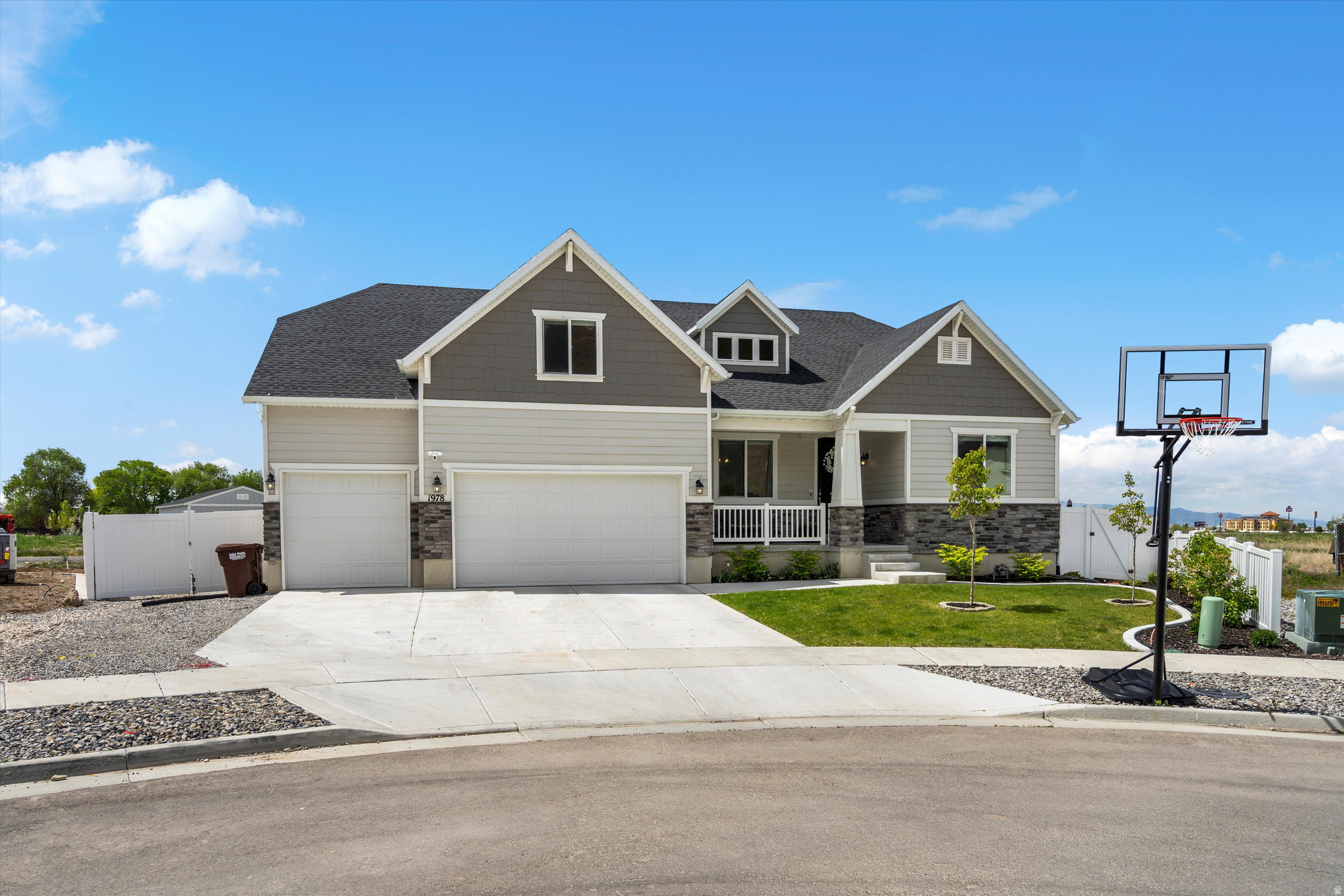SADDLEBACK - Residential