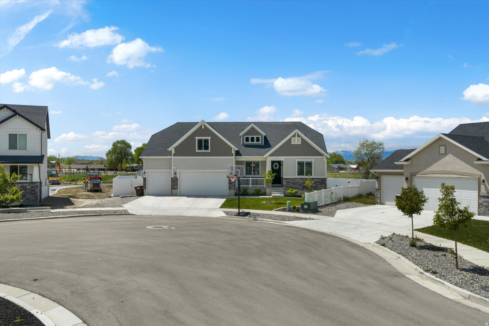 SADDLEBACK - Residential