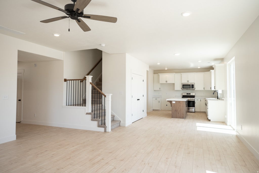 Photo of 513 W 1800 N, Harrisville, UT 84404 (MLS # 2181326)