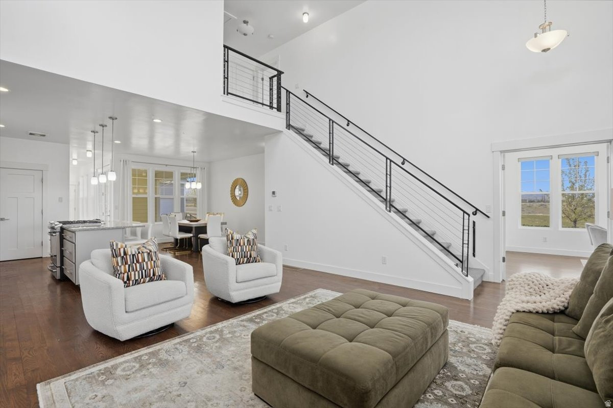 DAYBREAK - Residential