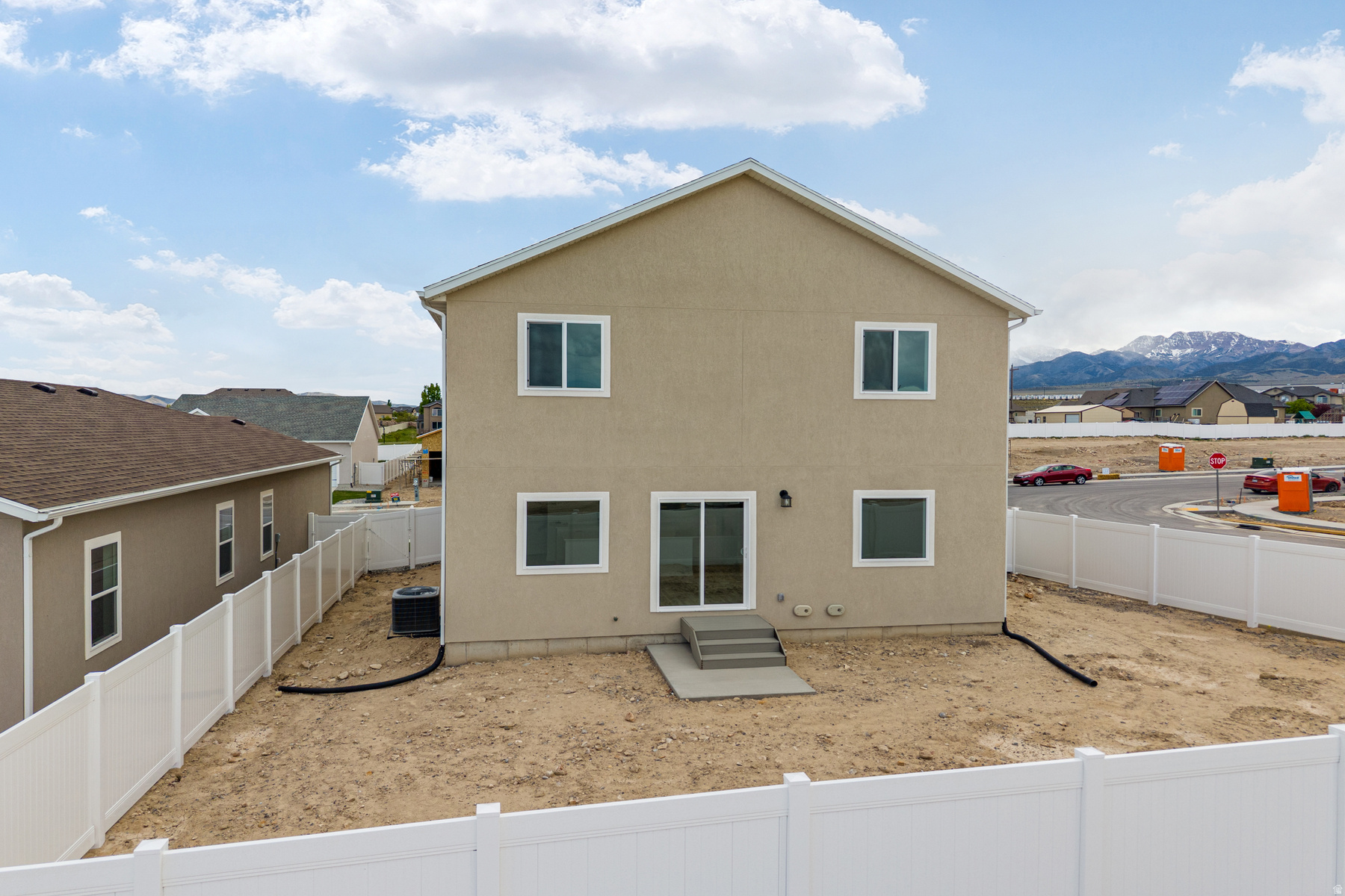 DESERT EDGE - Residential