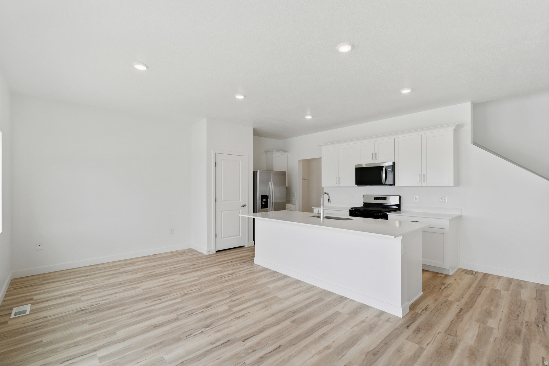 DESERT EDGE - Residential