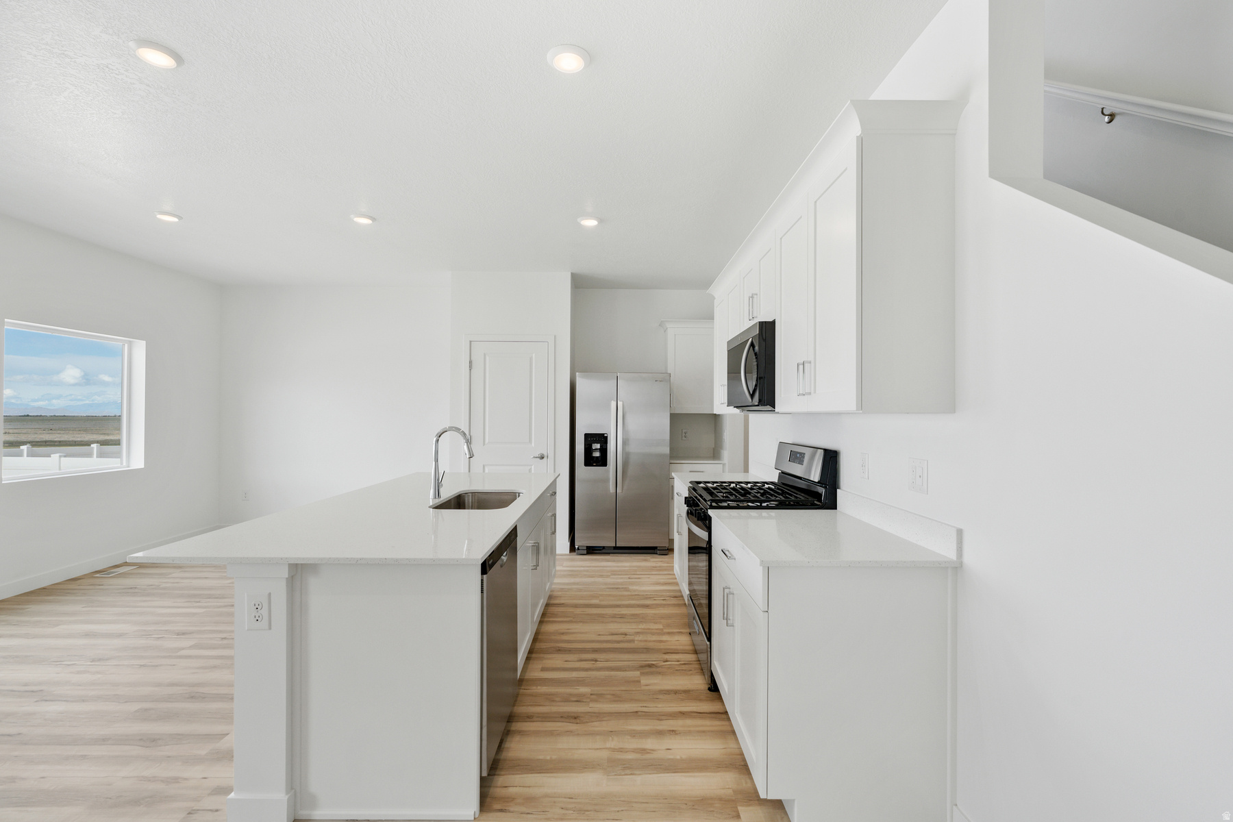 DESERT EDGE - Residential