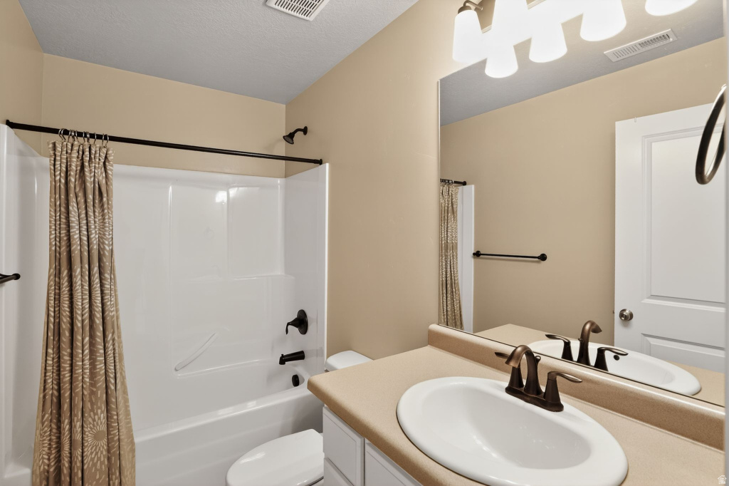 IRON HORSE TOWNHOMES - Residential