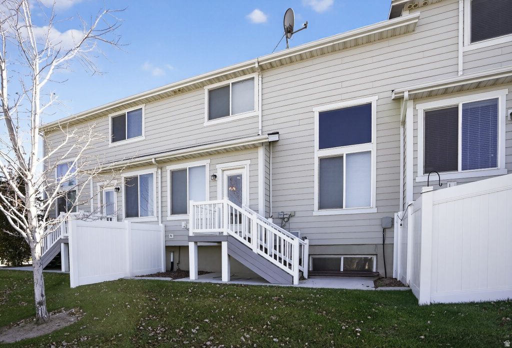 IRON HORSE TOWNHOMES - Residential