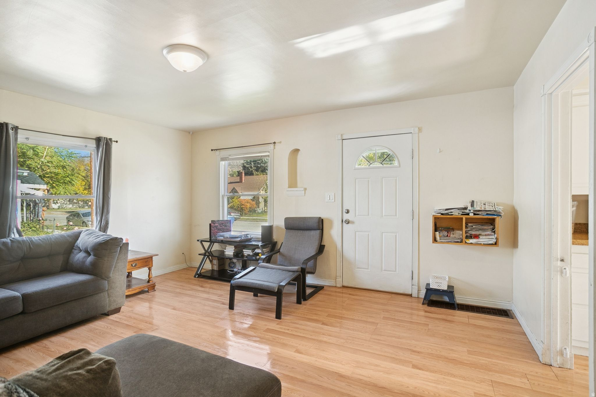 NORA LEE - Residential