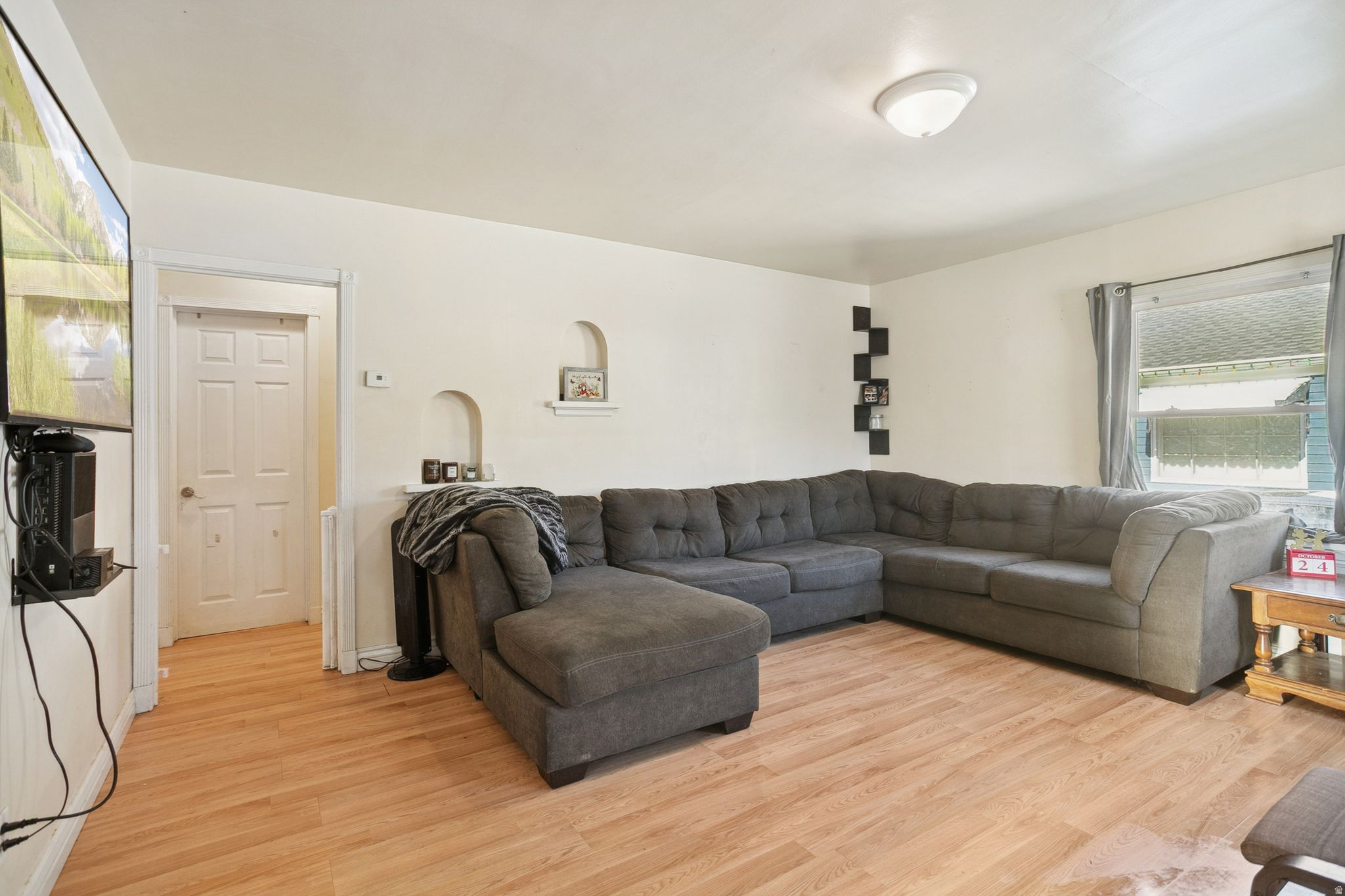 NORA LEE - Residential