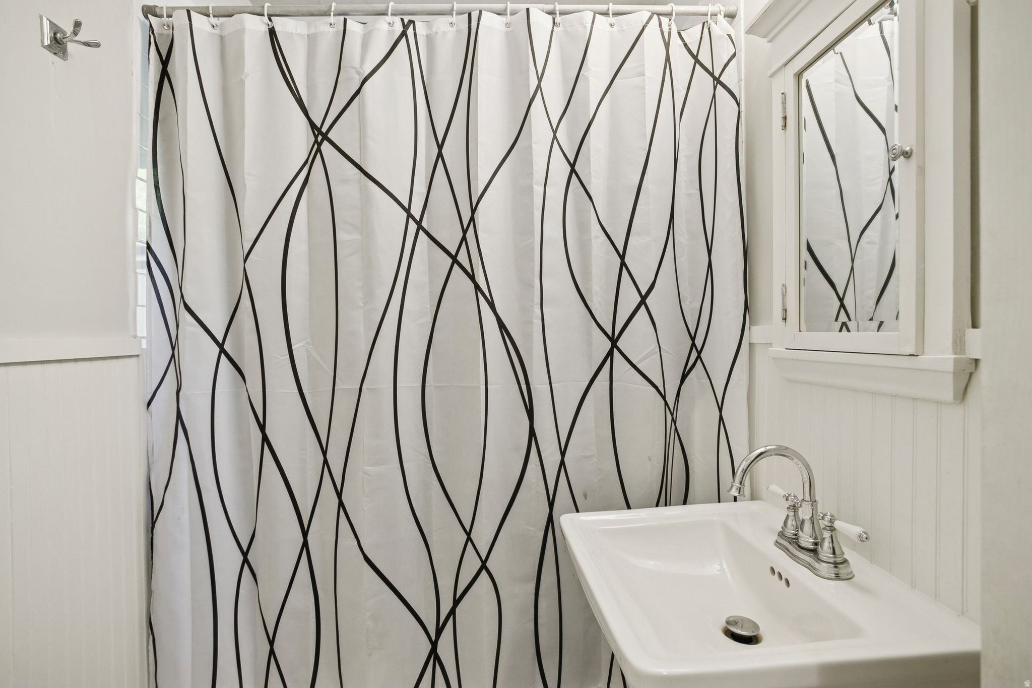 NORA LEE - Residential