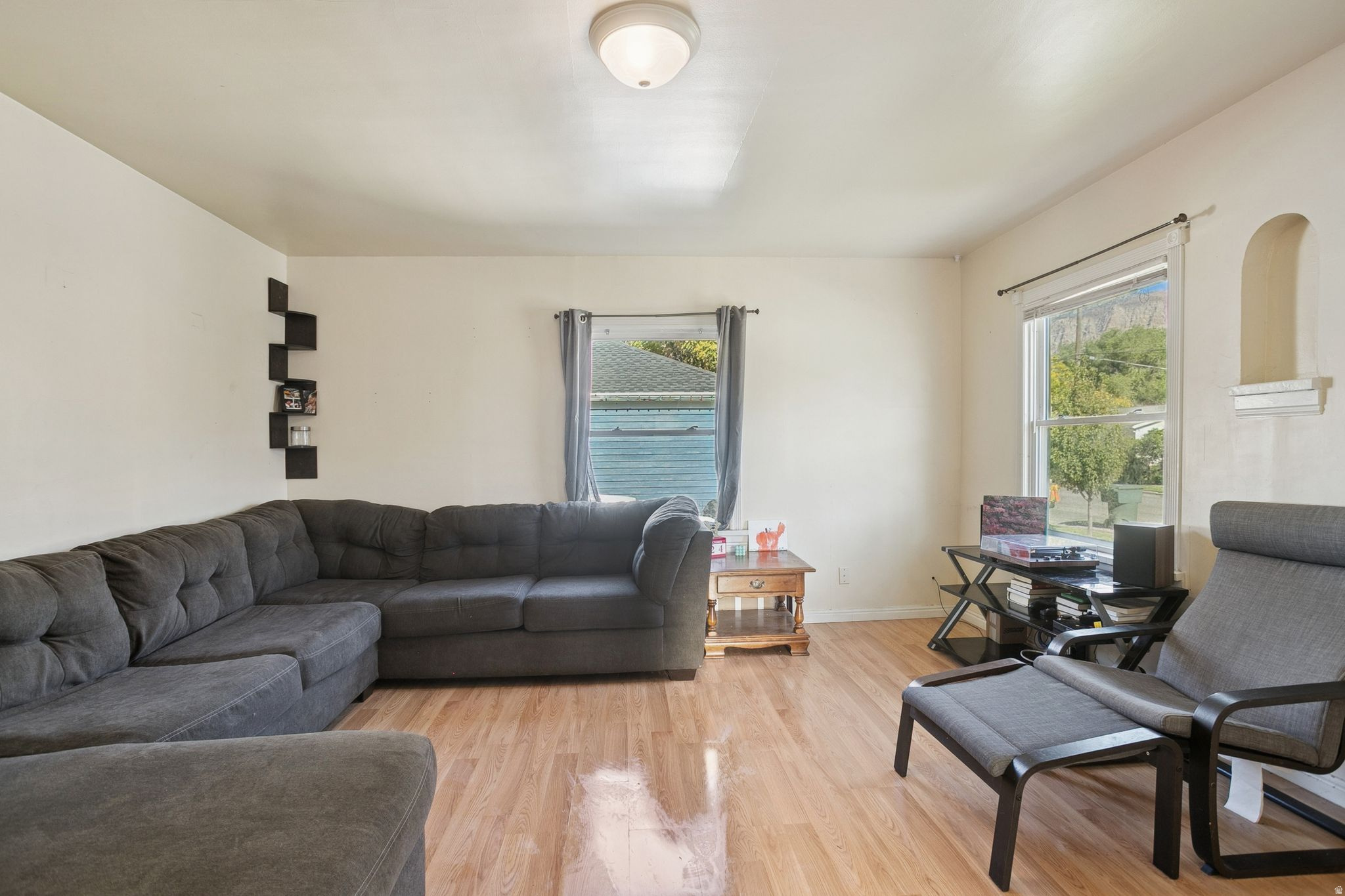 NORA LEE - Residential