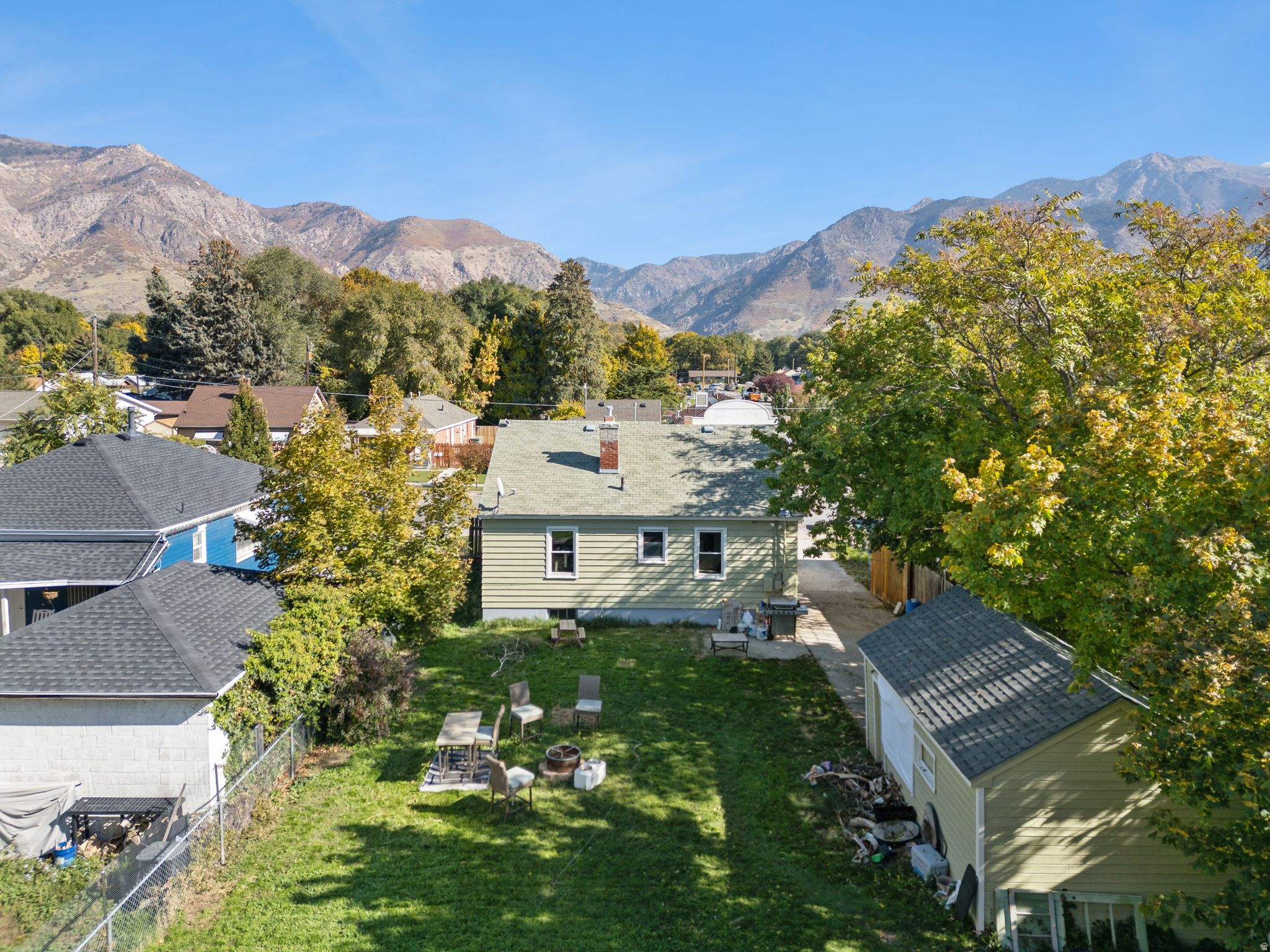 NORA LEE - Residential