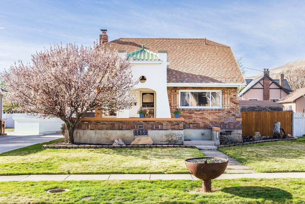 Photo of 8859 W PARK ST, Copperton, UT 84006 (MLS # 2145665)