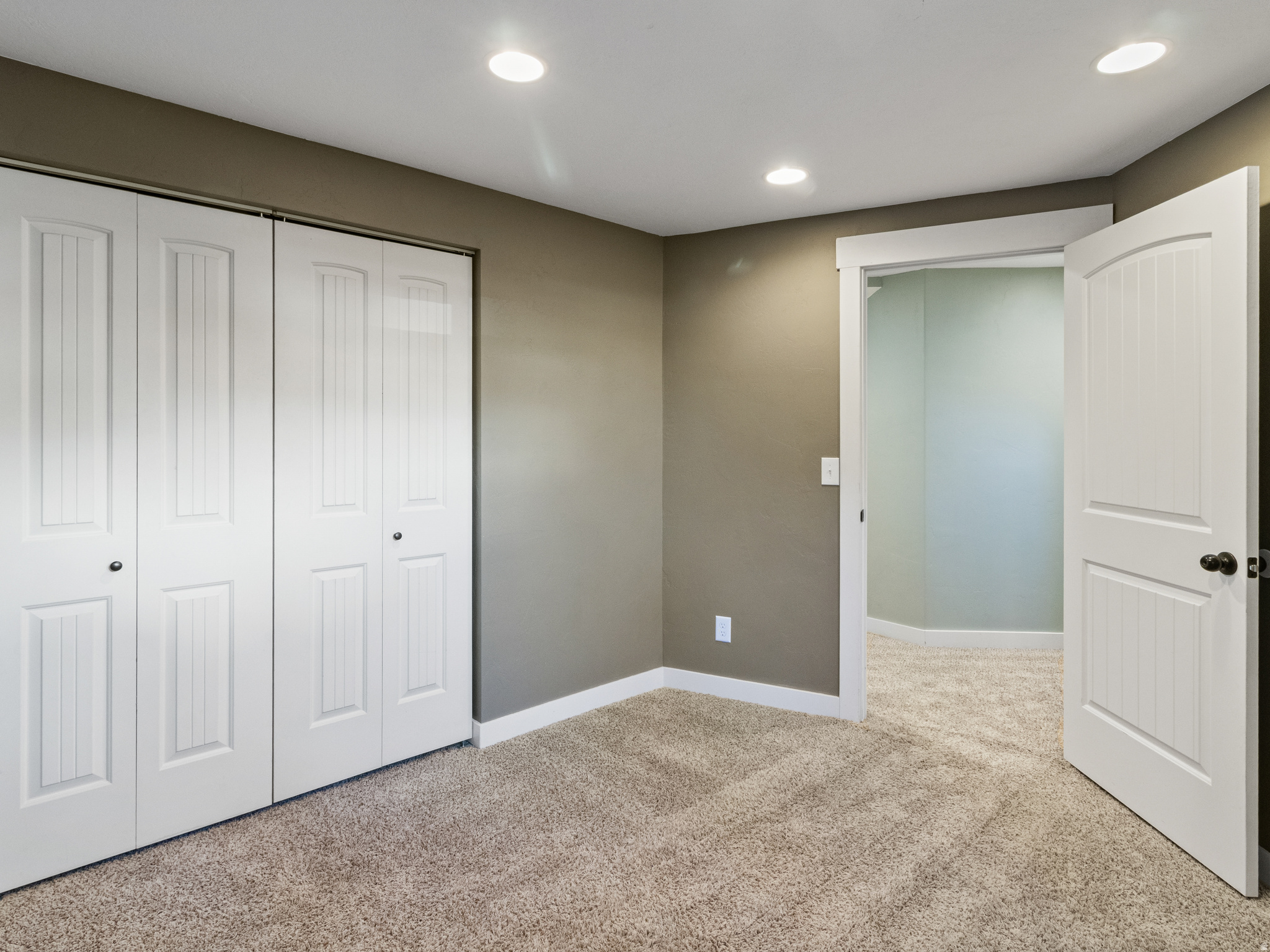 SPRING VALLEY TOWNHO - Residential