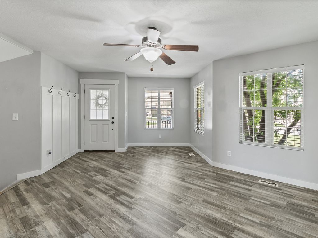 Photo of 9328 N OAKLAND HILLS DR, Eagle Mountain, UT 84005 (MLS # 2154870)