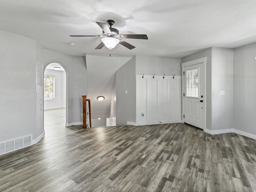 Photo of 9328 N OAKLAND HILLS DR, Eagle Mountain, UT 84005 (MLS # 2154870)