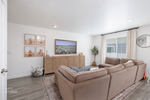 Tiny photo for 1081 E JACK DR, Saratoga Springs, UT 84045 (MLS # 2149091)