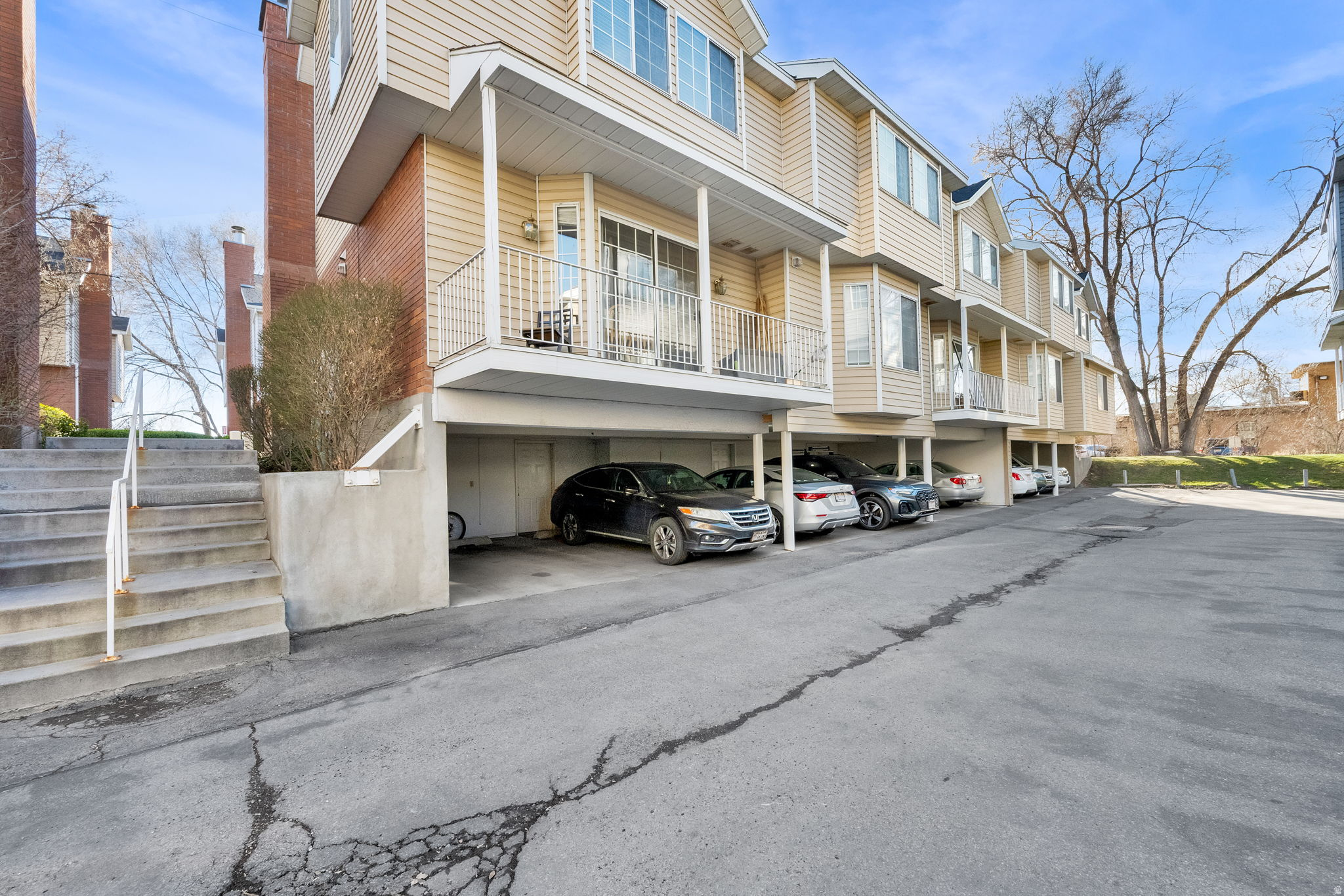 MILLRACE TOWNHOUSE CONDOS - Residential