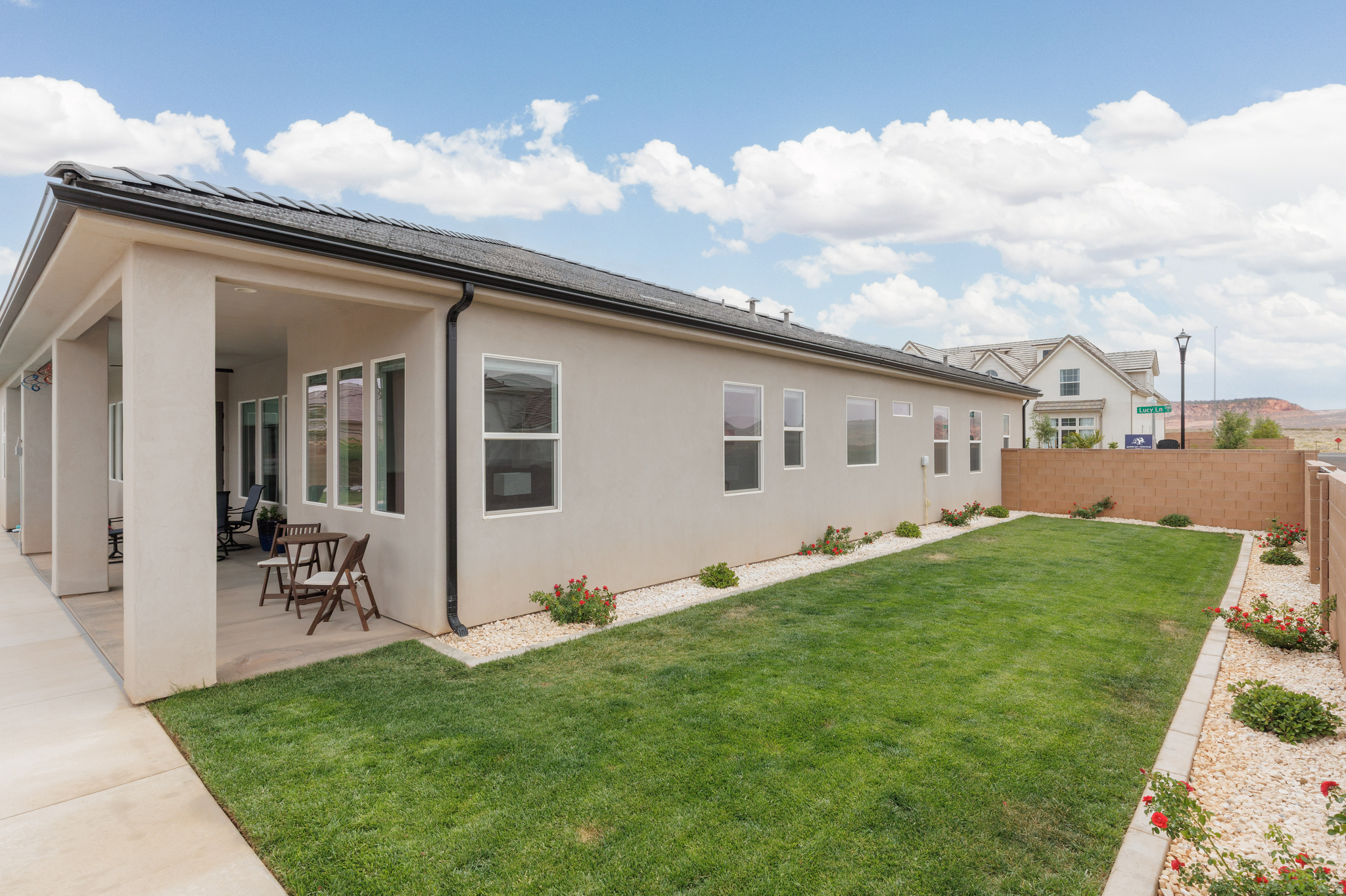 SANDSTONE FIELDS - Residential