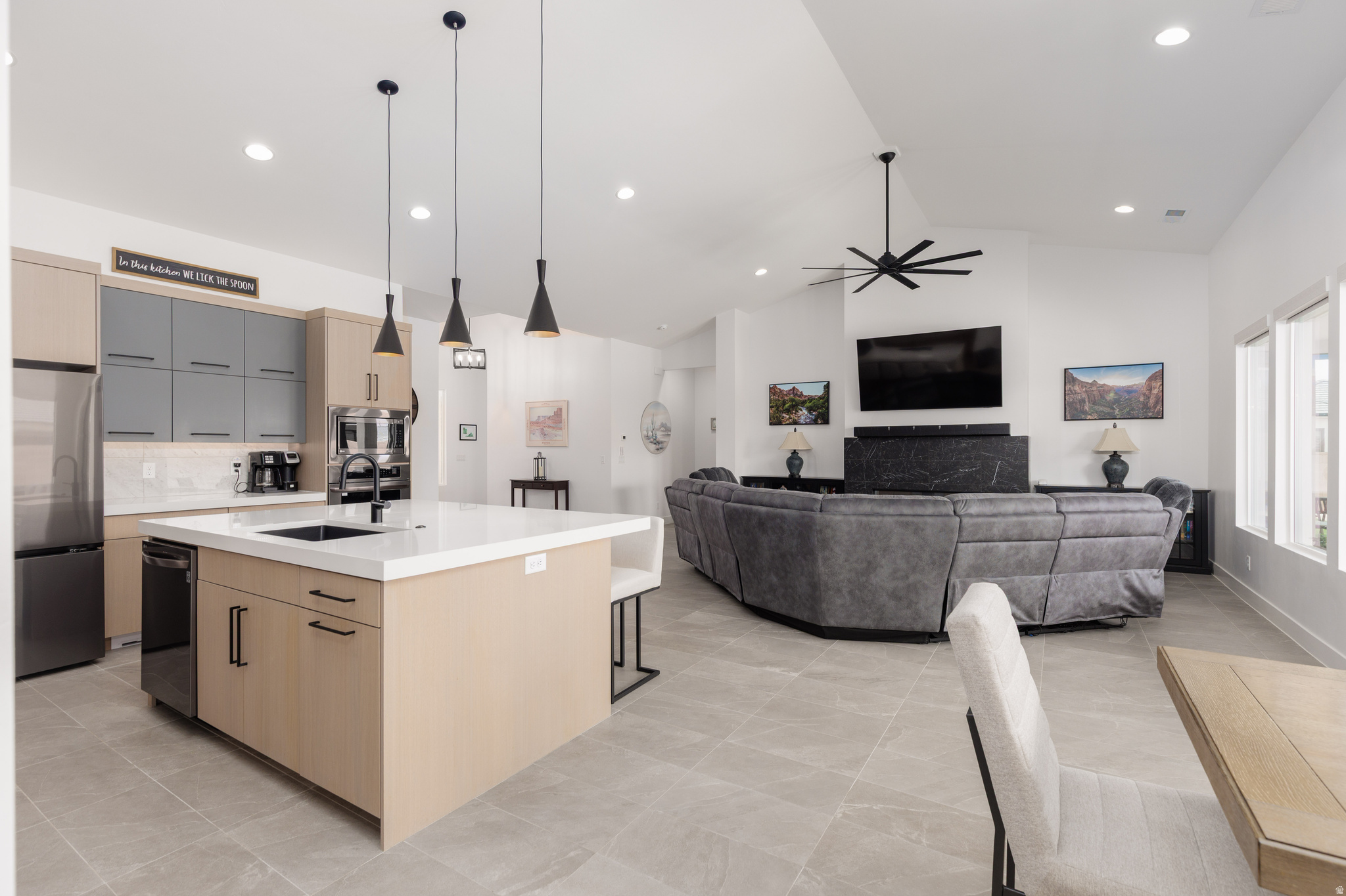 SANDSTONE FIELDS - Residential