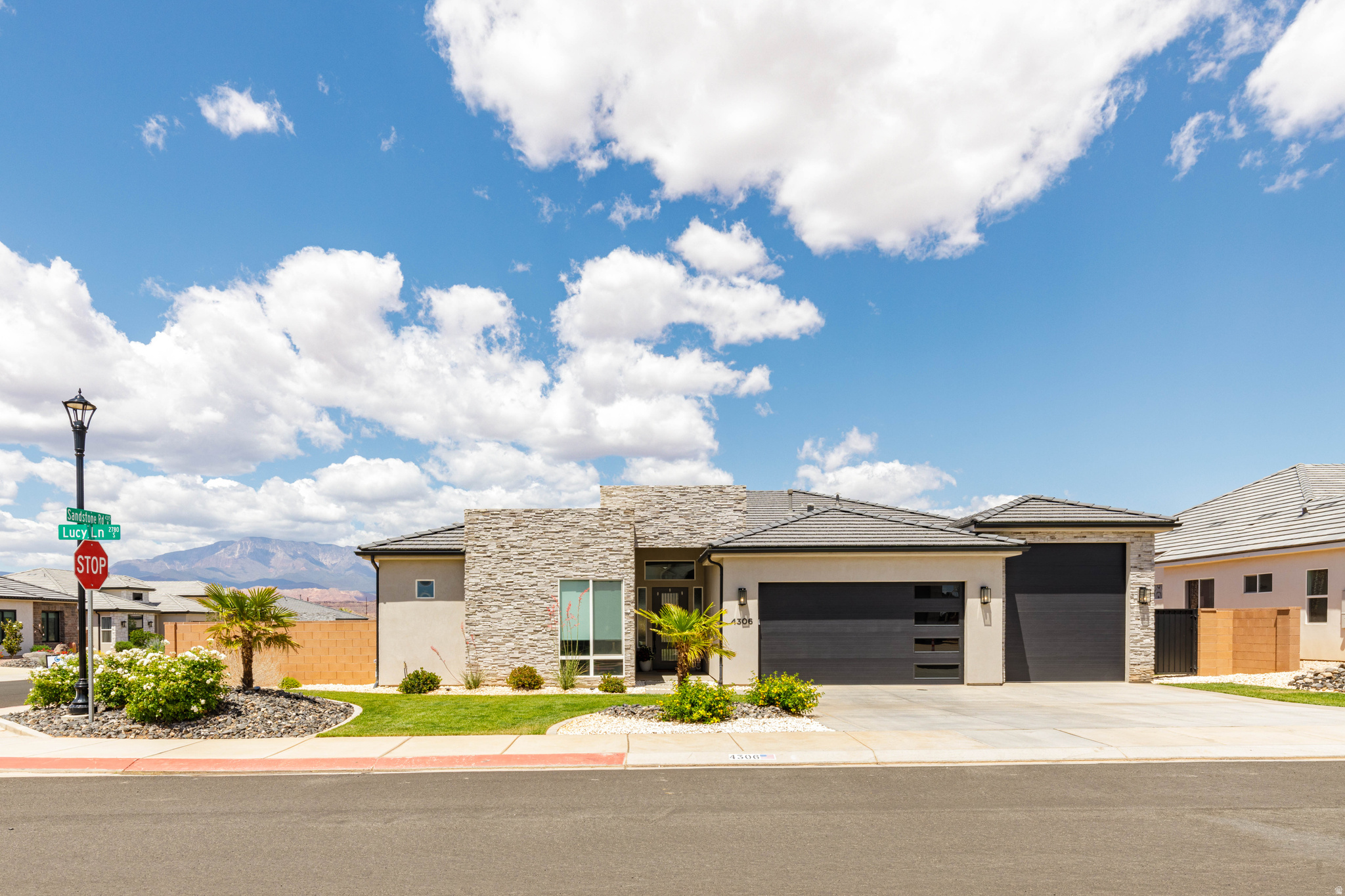 SANDSTONE FIELDS - Residential