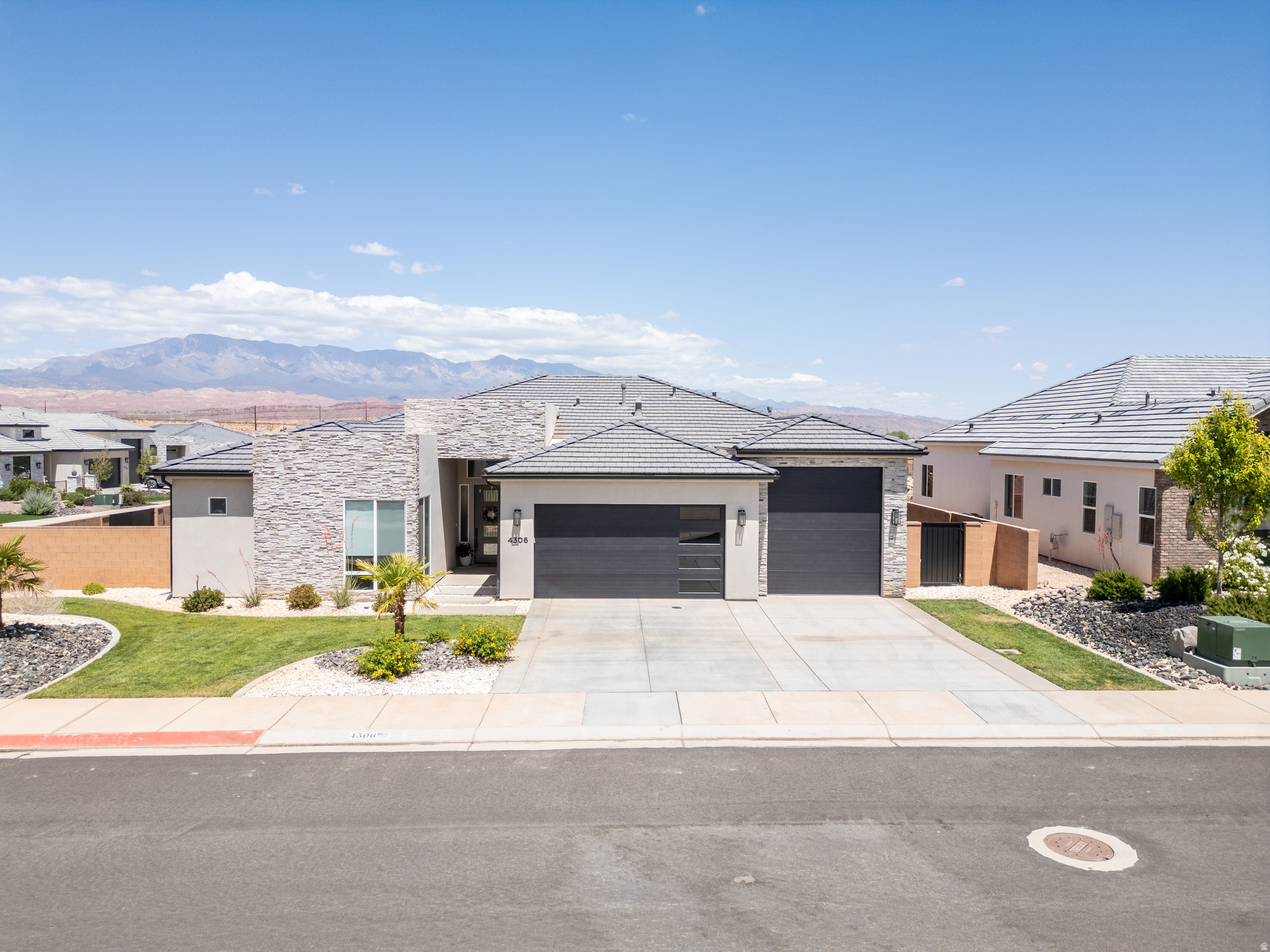 SANDSTONE FIELDS - Residential