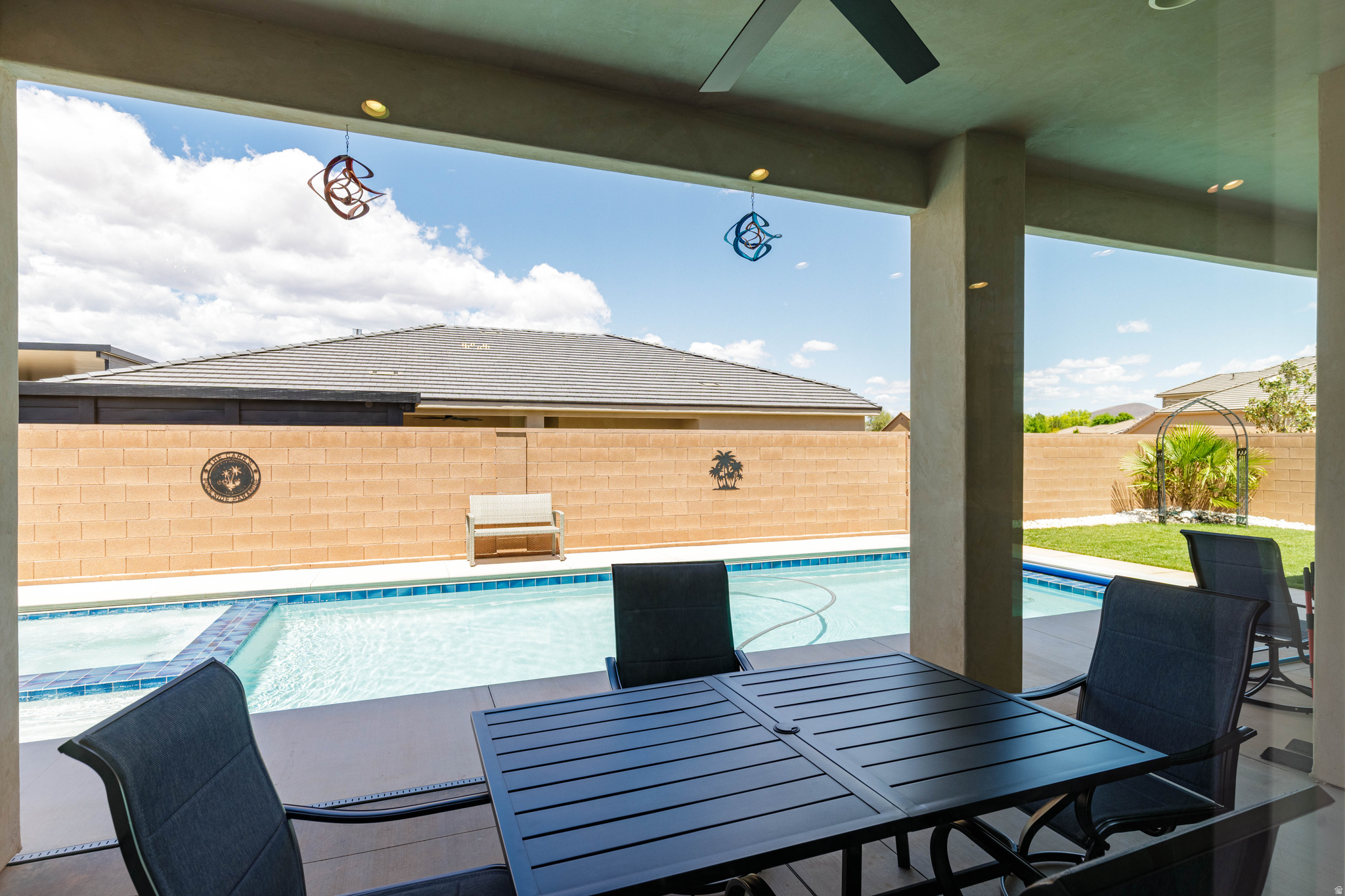 SANDSTONE FIELDS - Residential