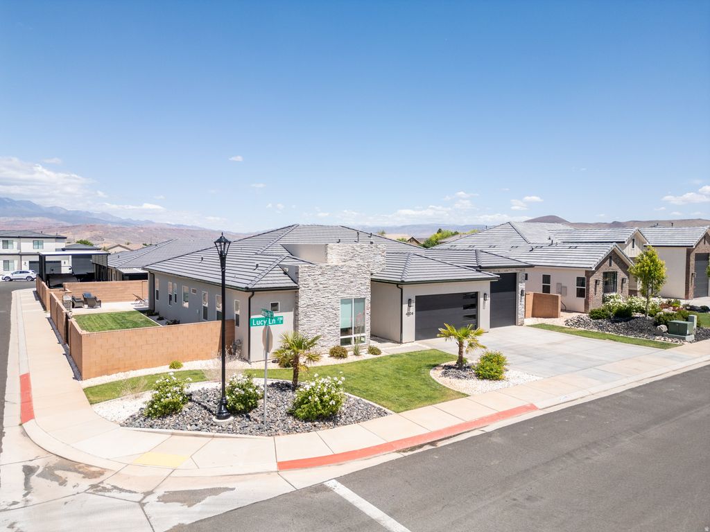 Photo of 4306 W LUCY LN, Hurricane, UT 84737 (MLS # 2155960)