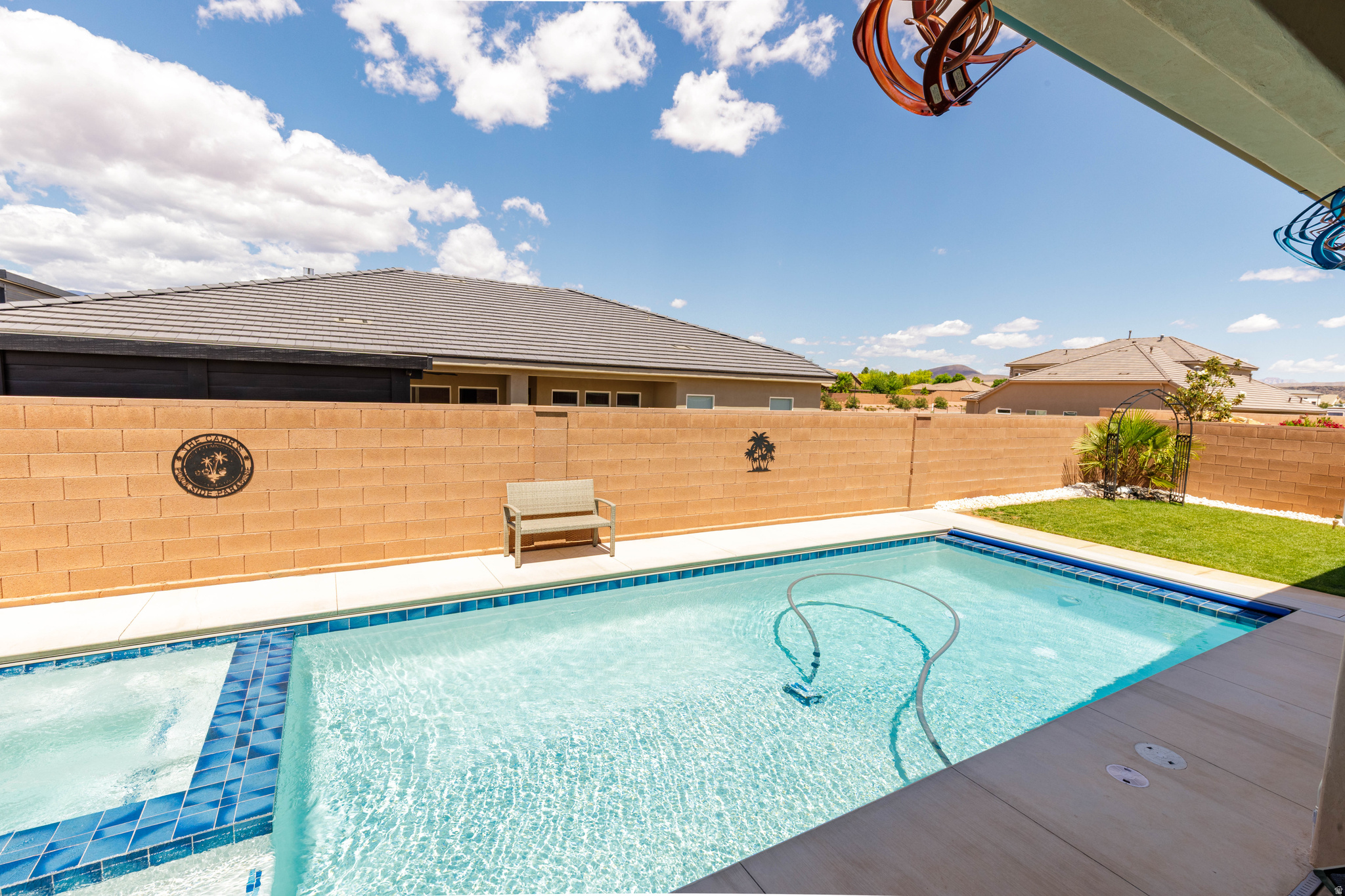 SANDSTONE FIELDS - Residential