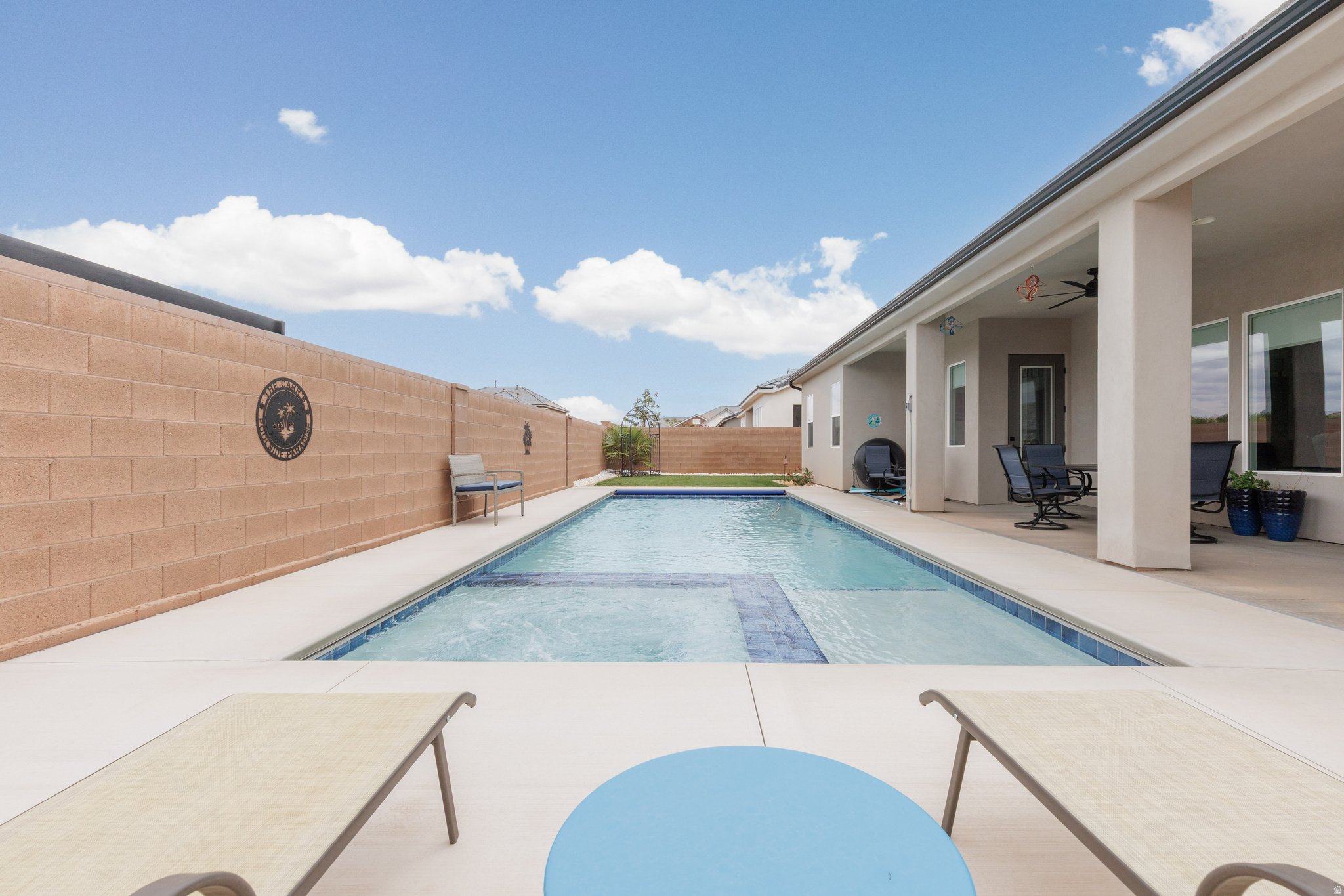 SANDSTONE FIELDS - Residential