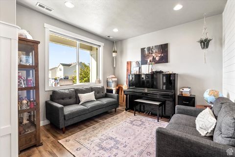 Tiny photo for 316 W 390 S, American Fork, UT 84003 (MLS # 2116996)