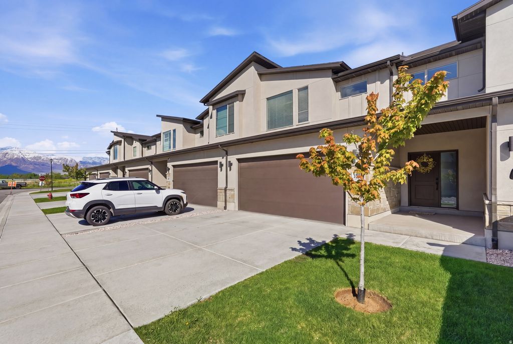 Photo of 1820 S COURTNEY WAY #2, West Haven, UT 84401 (MLS # 2154671)