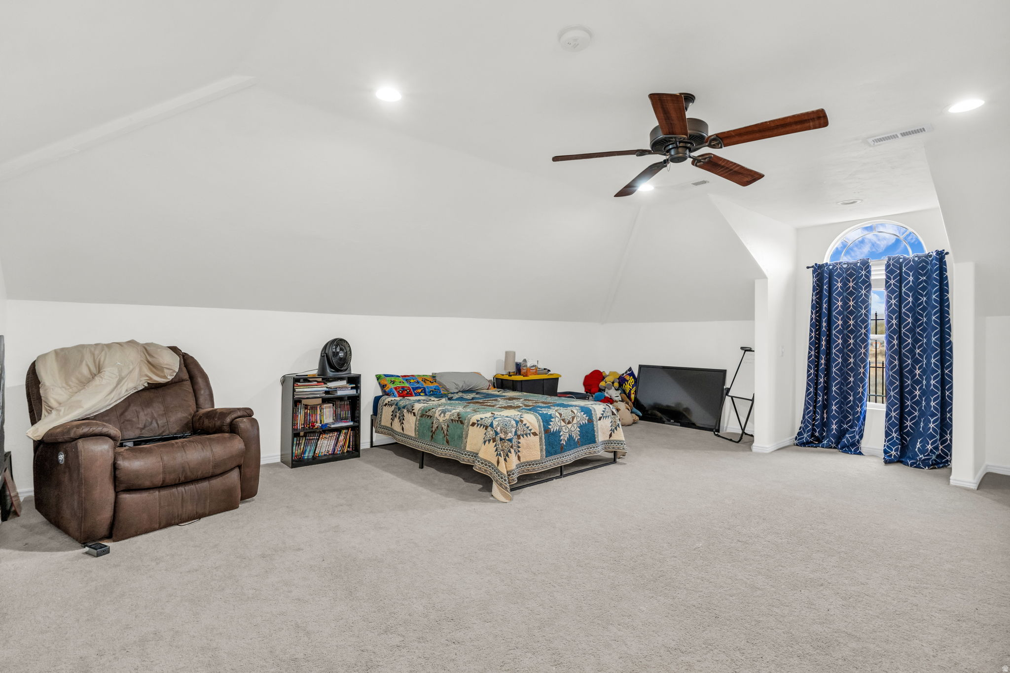 THE BENCHES AT SOUTH - Residential