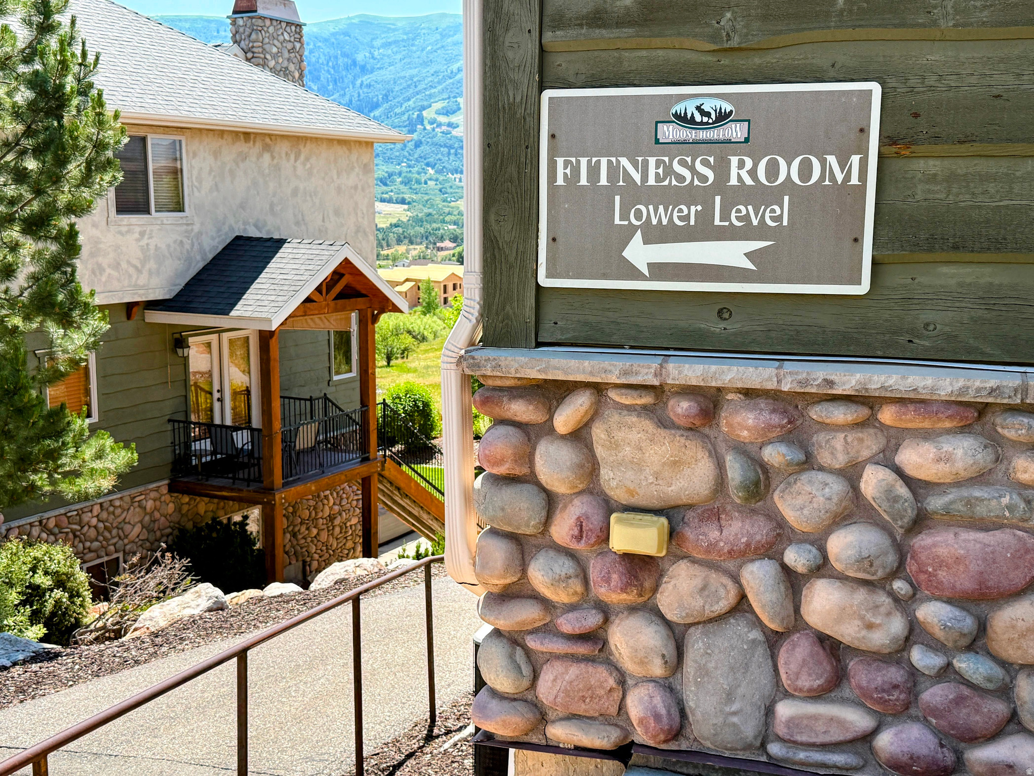 MOOSE HOLLOW - Residential