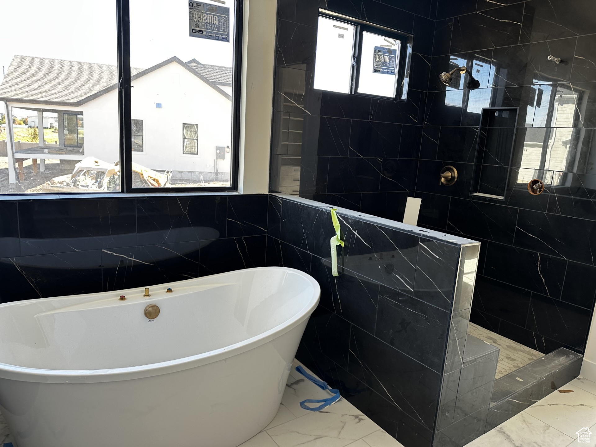 GRANDEUR ESTATES - Residential