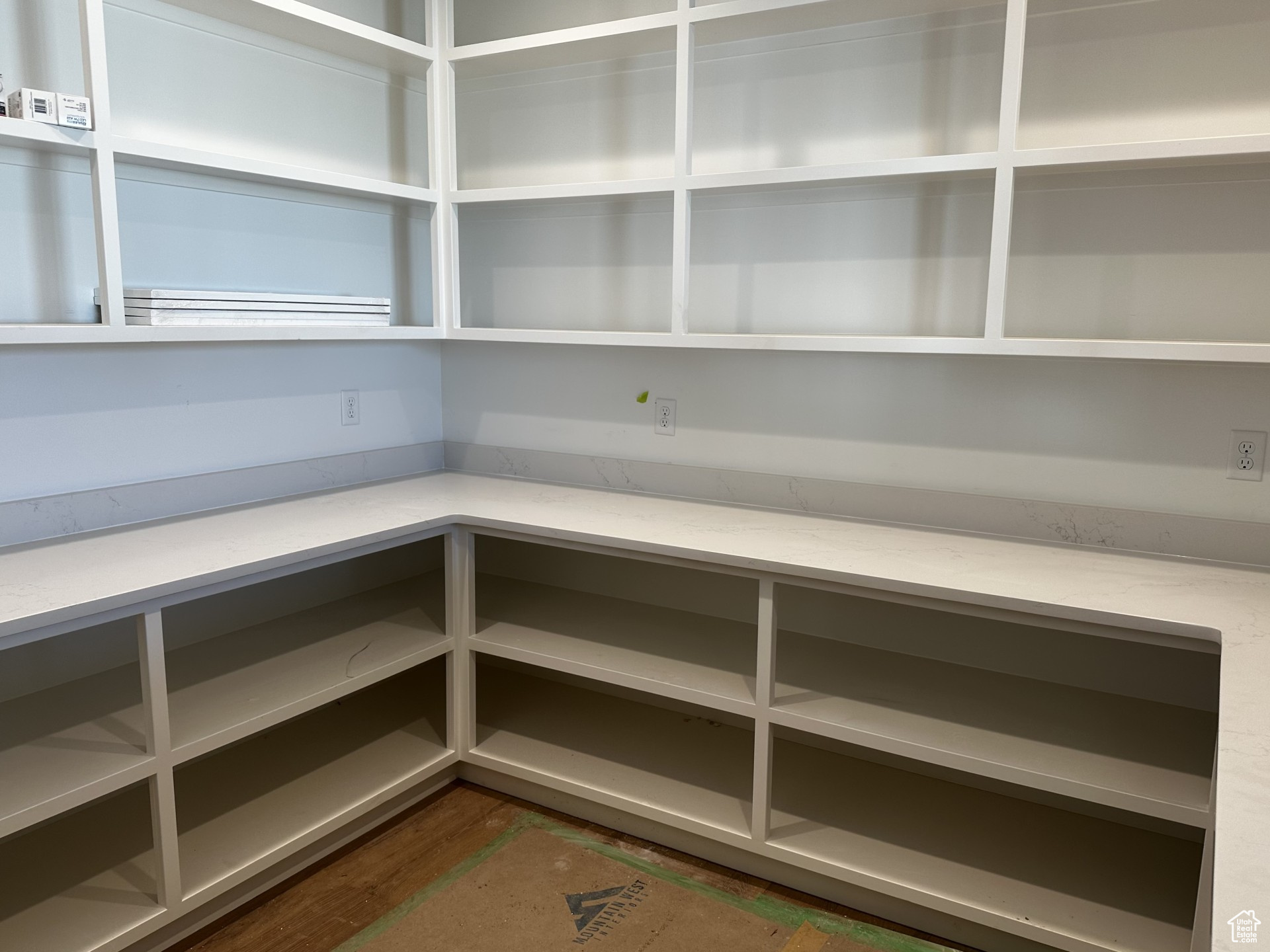 GRANDEUR ESTATES - Residential