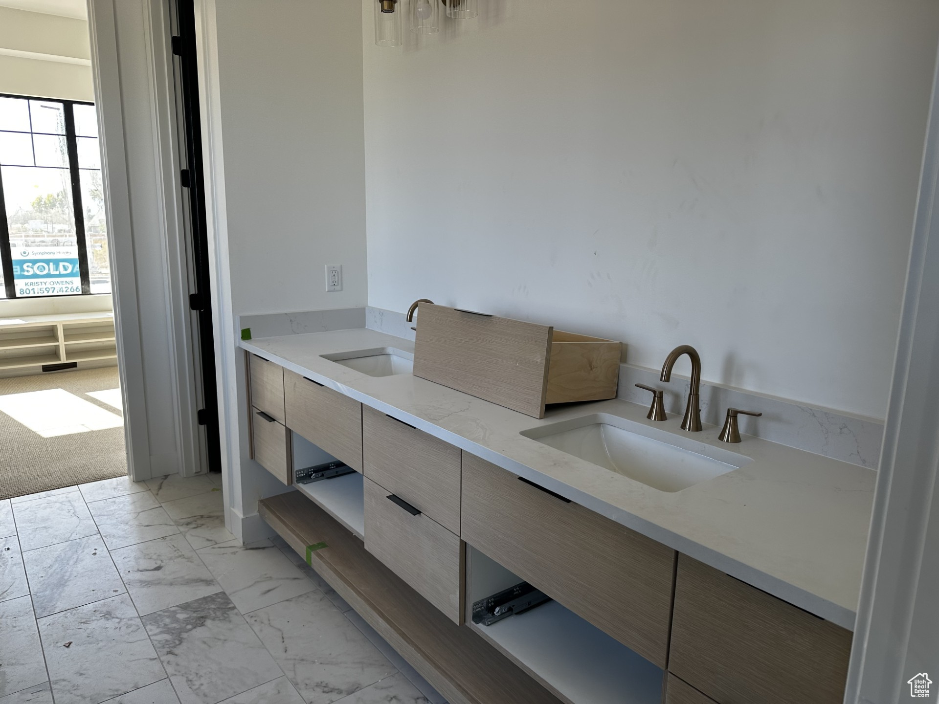 GRANDEUR ESTATES - Residential