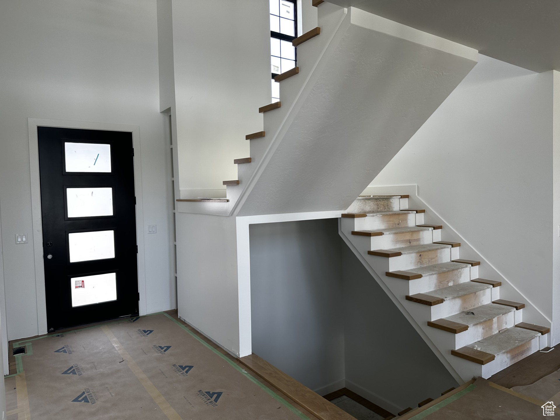 GRANDEUR ESTATES - Residential