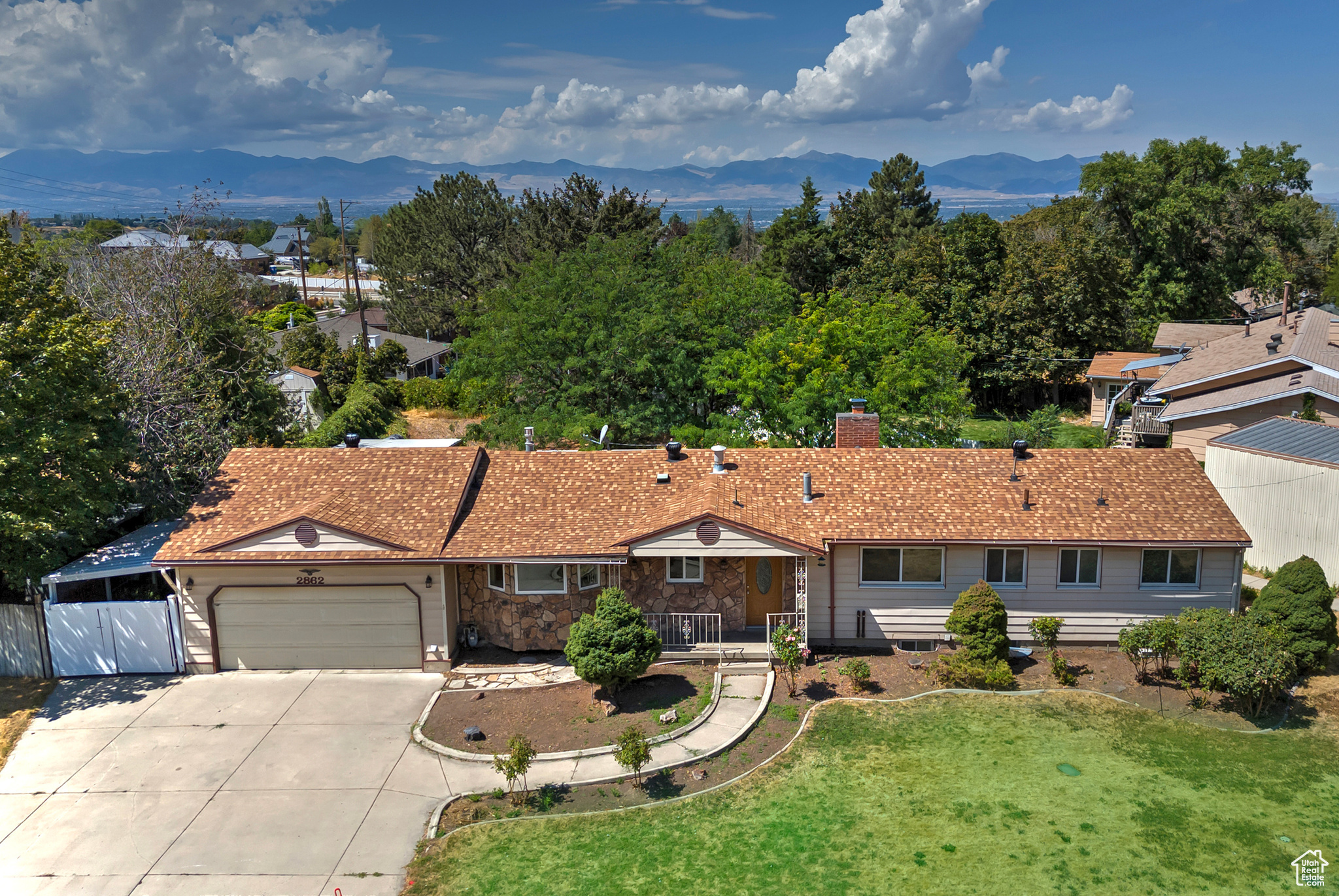 2862 E PAMELA DR