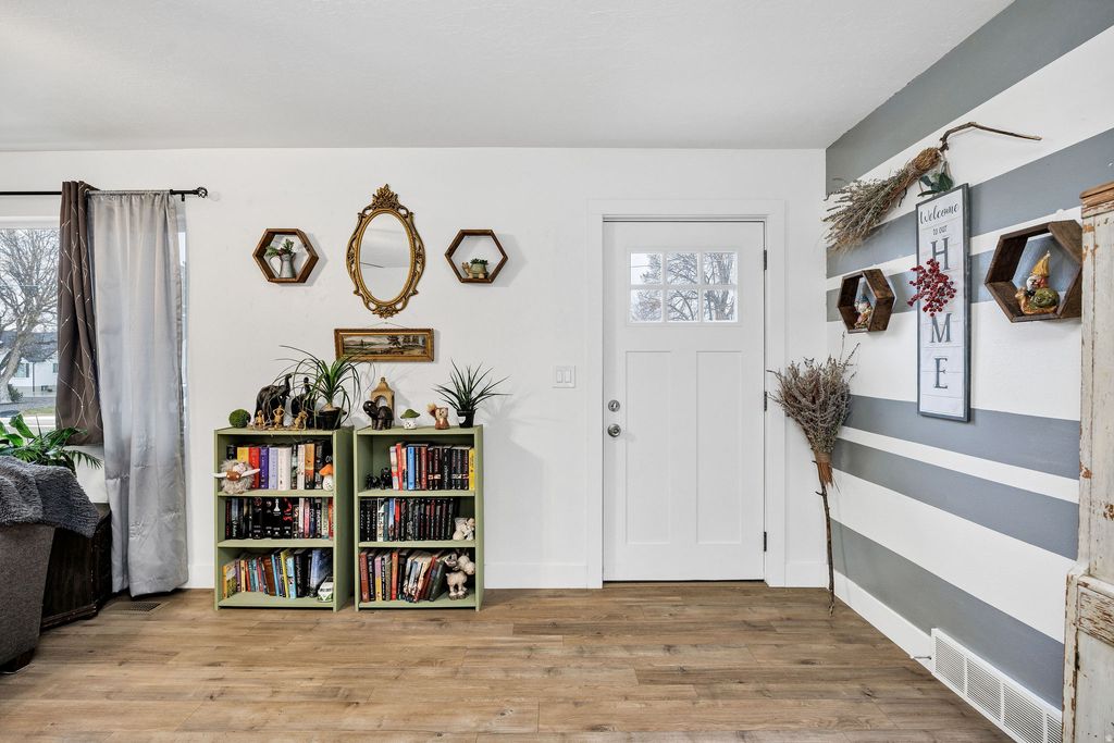 Photo of 282 W 100 S, Smithfield, UT 84335 (MLS # 2137748)