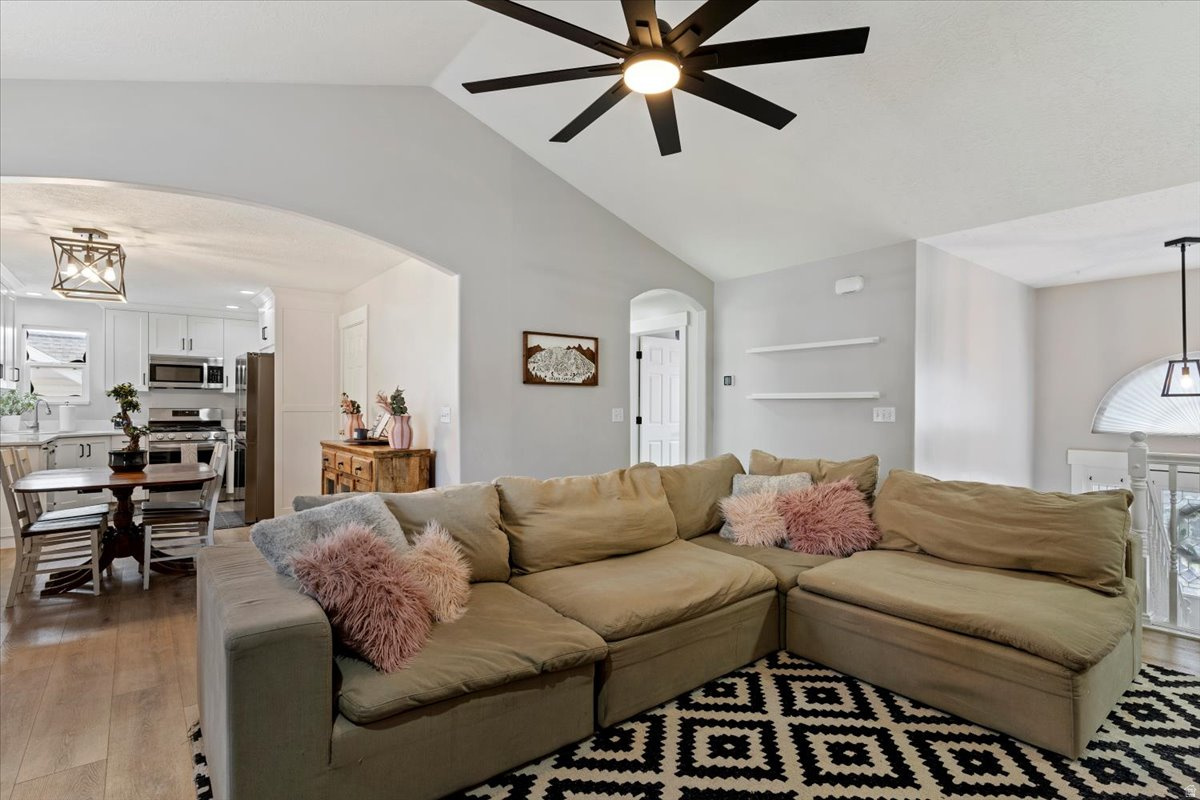 CEDAR COVE - Residential