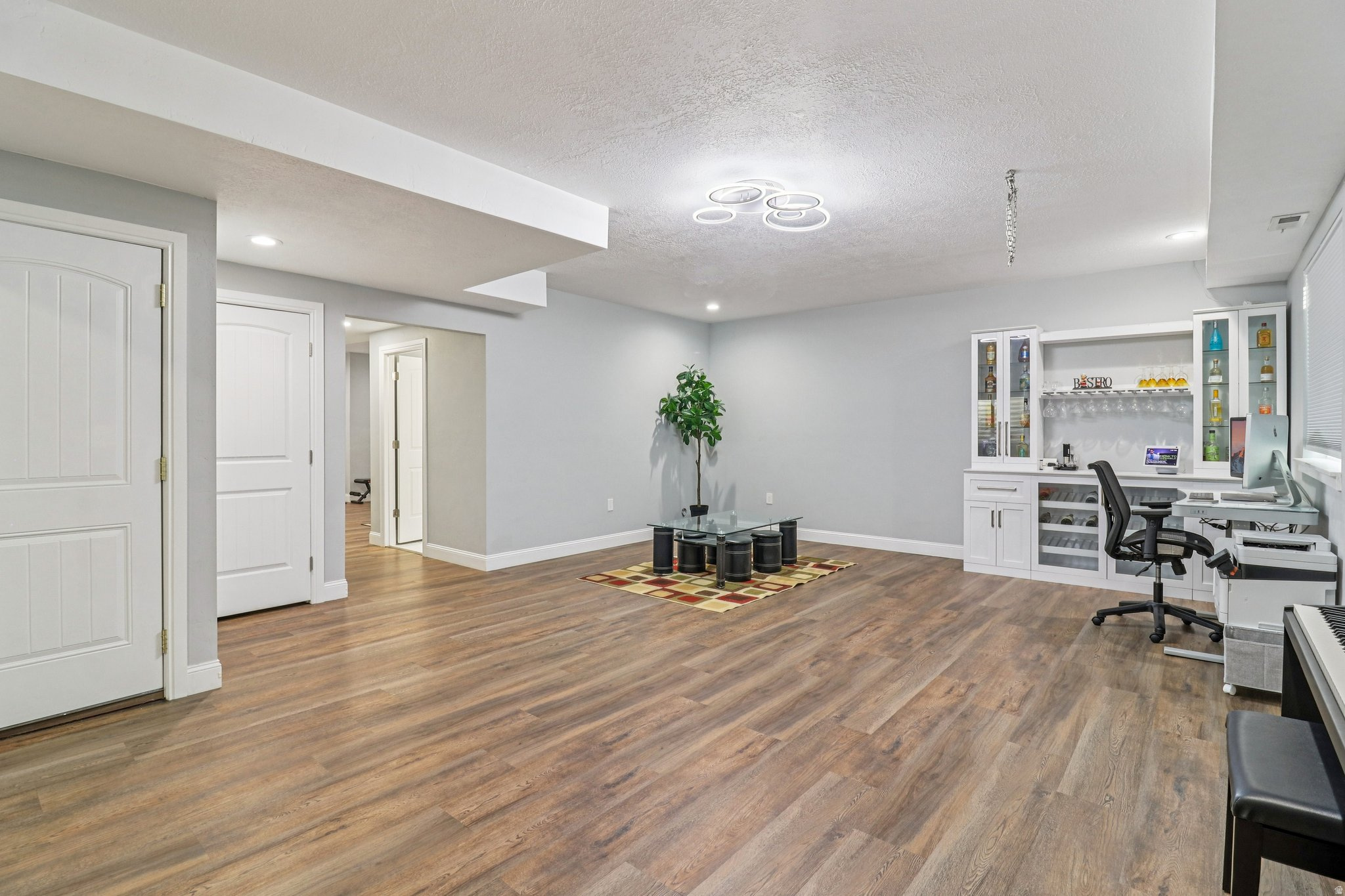 ROSE GARDENS - Residential