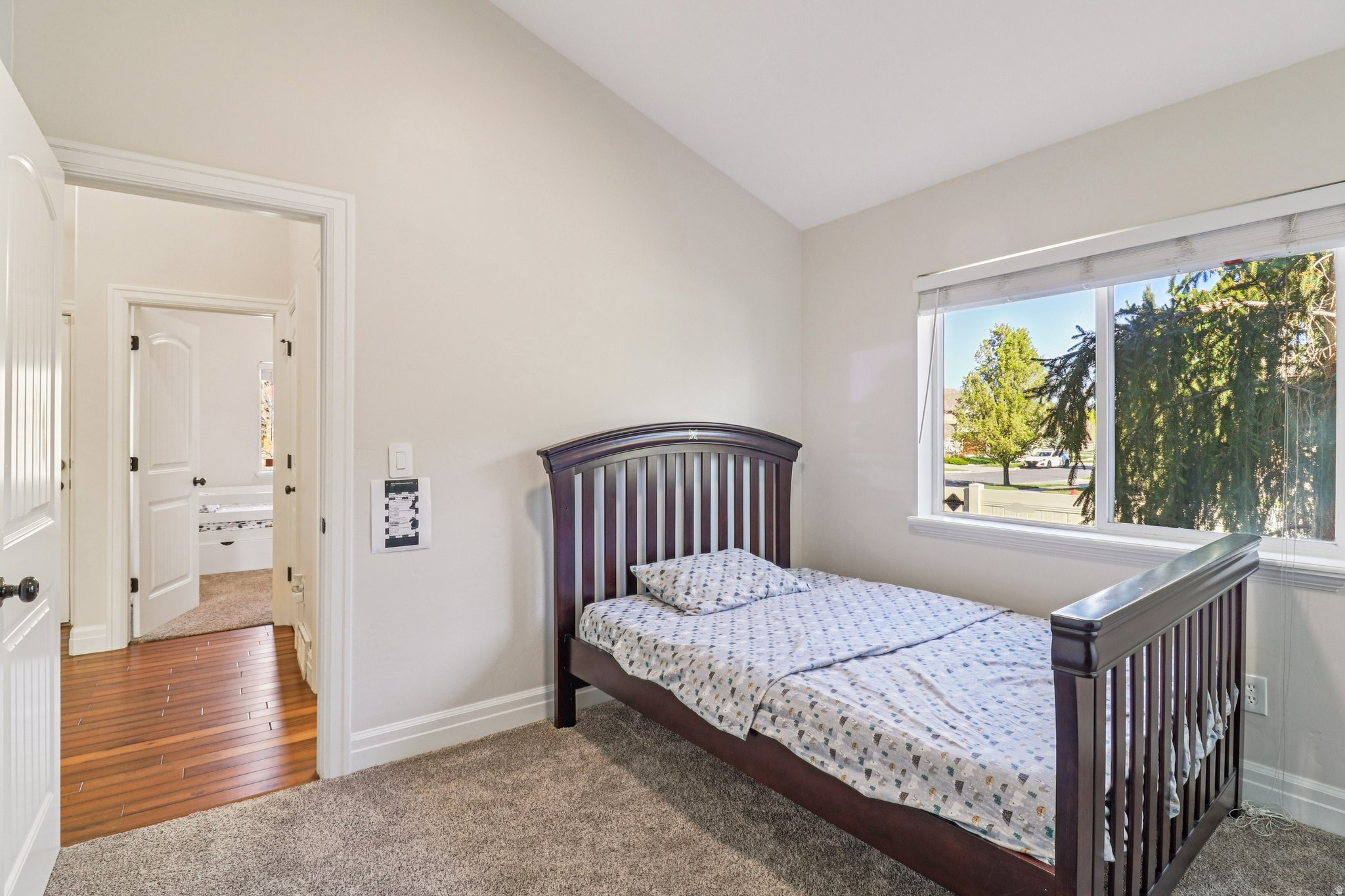 ROSE GARDENS - Residential