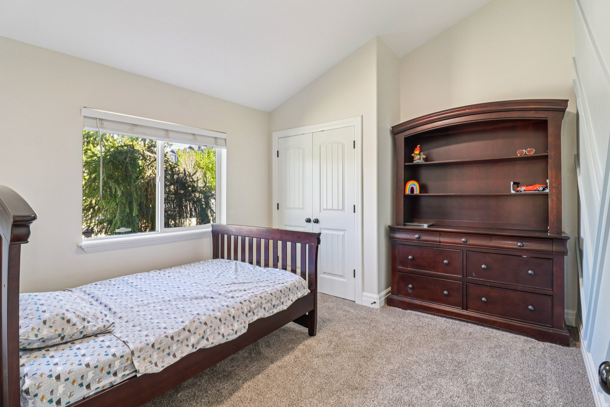 ROSE GARDENS - Residential