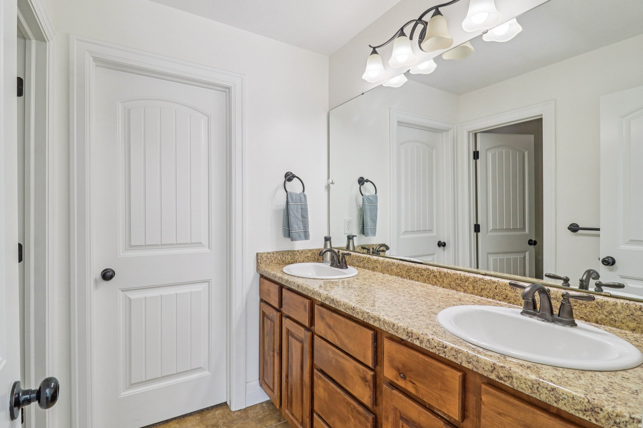 ROSE GARDENS - Residential