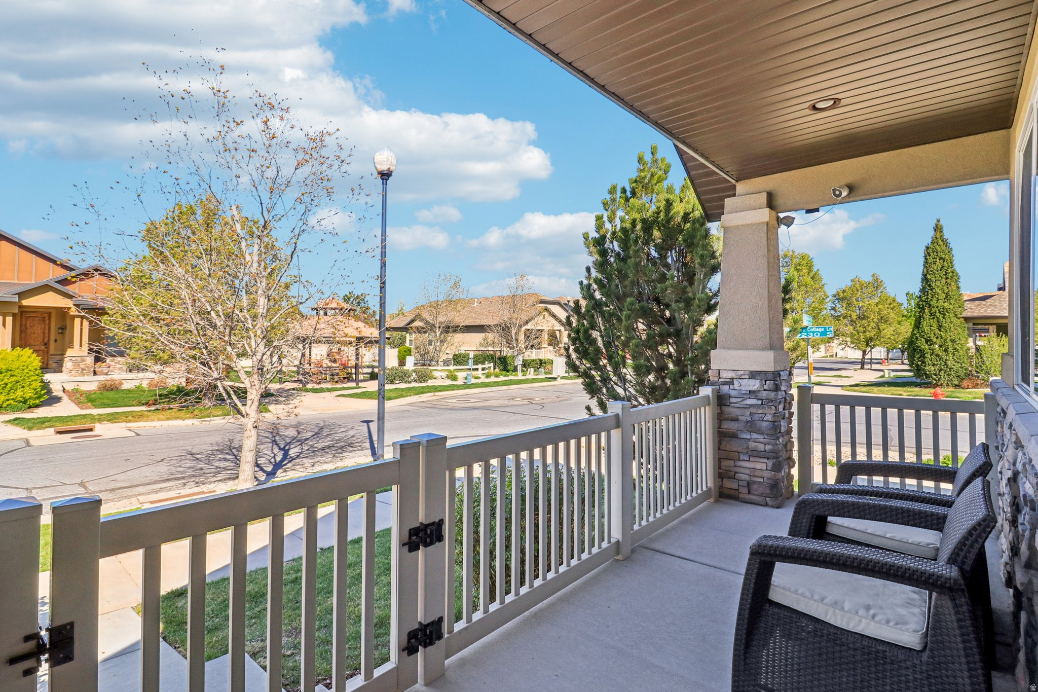 ROSE GARDENS - Residential