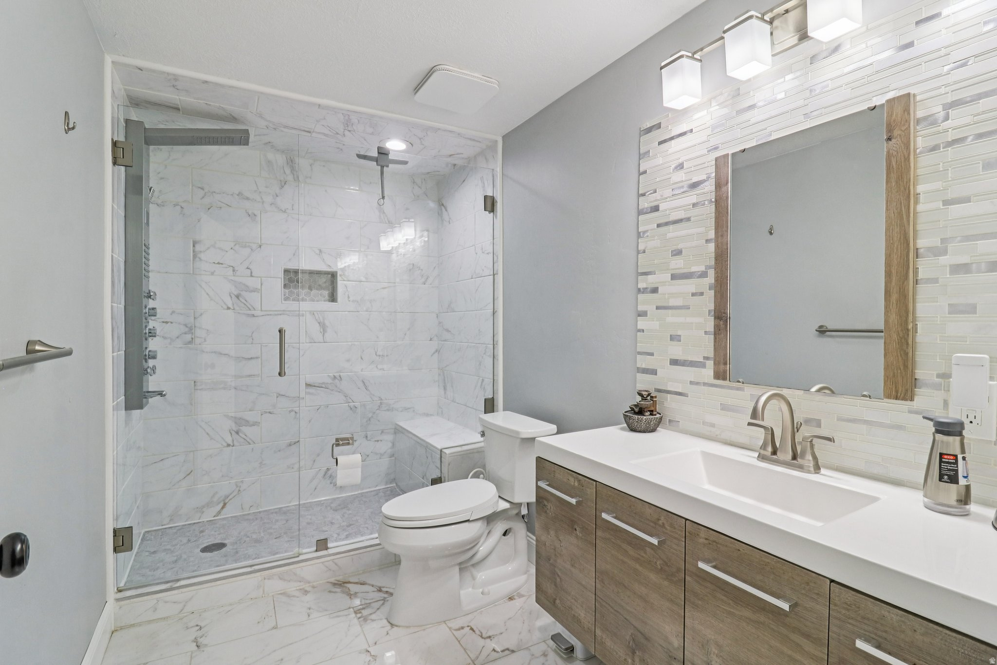 ROSE GARDENS - Residential