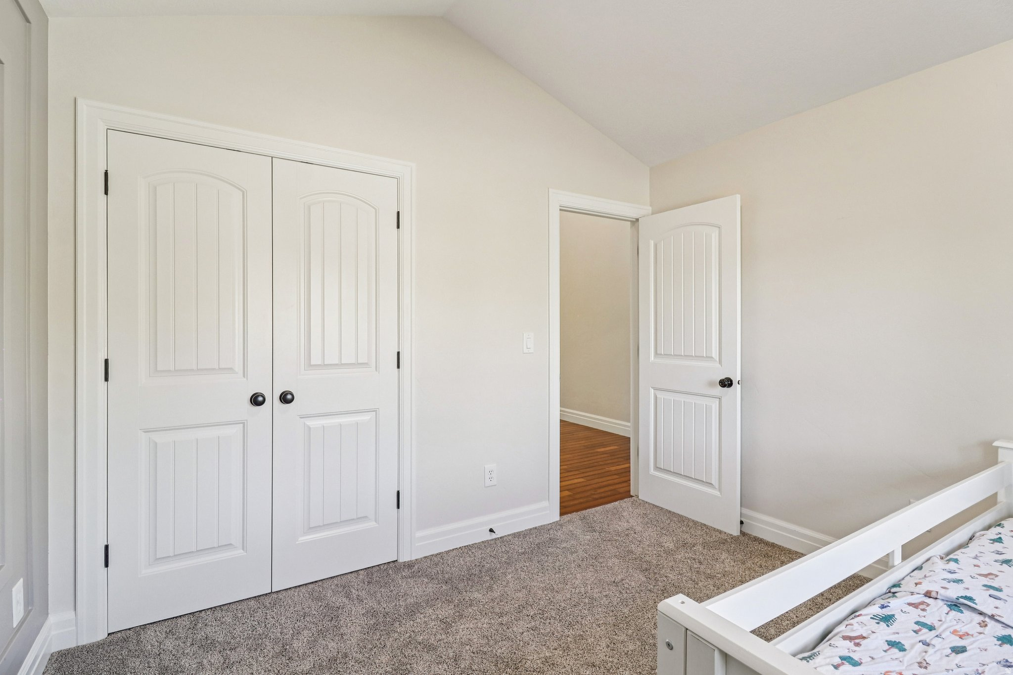 ROSE GARDENS - Residential